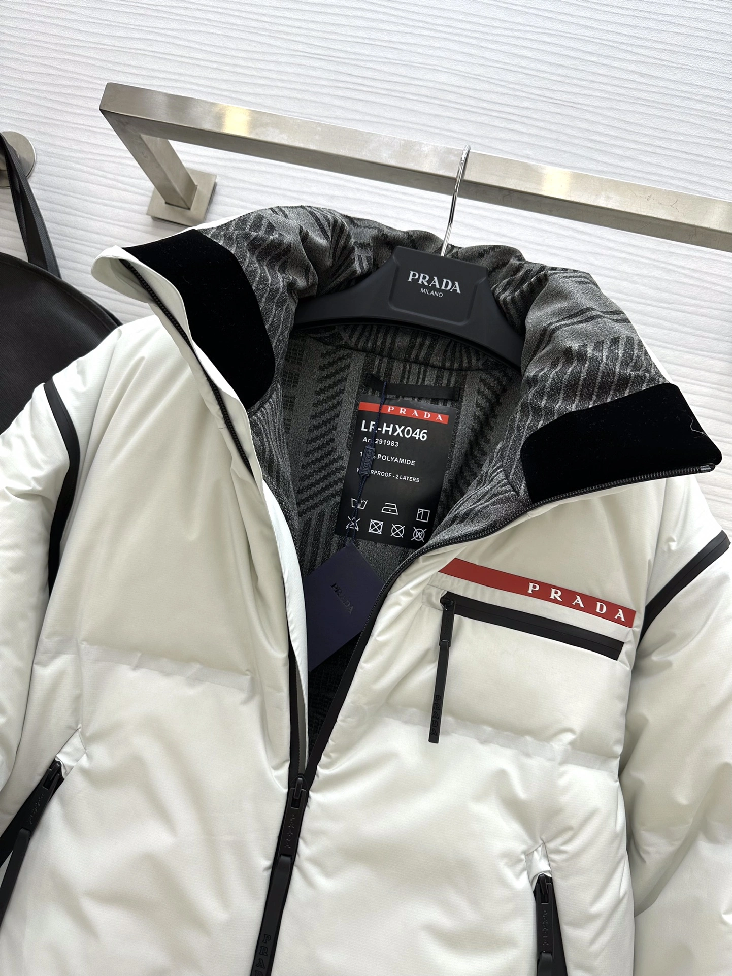 Durable Prada Down Jackets 172815