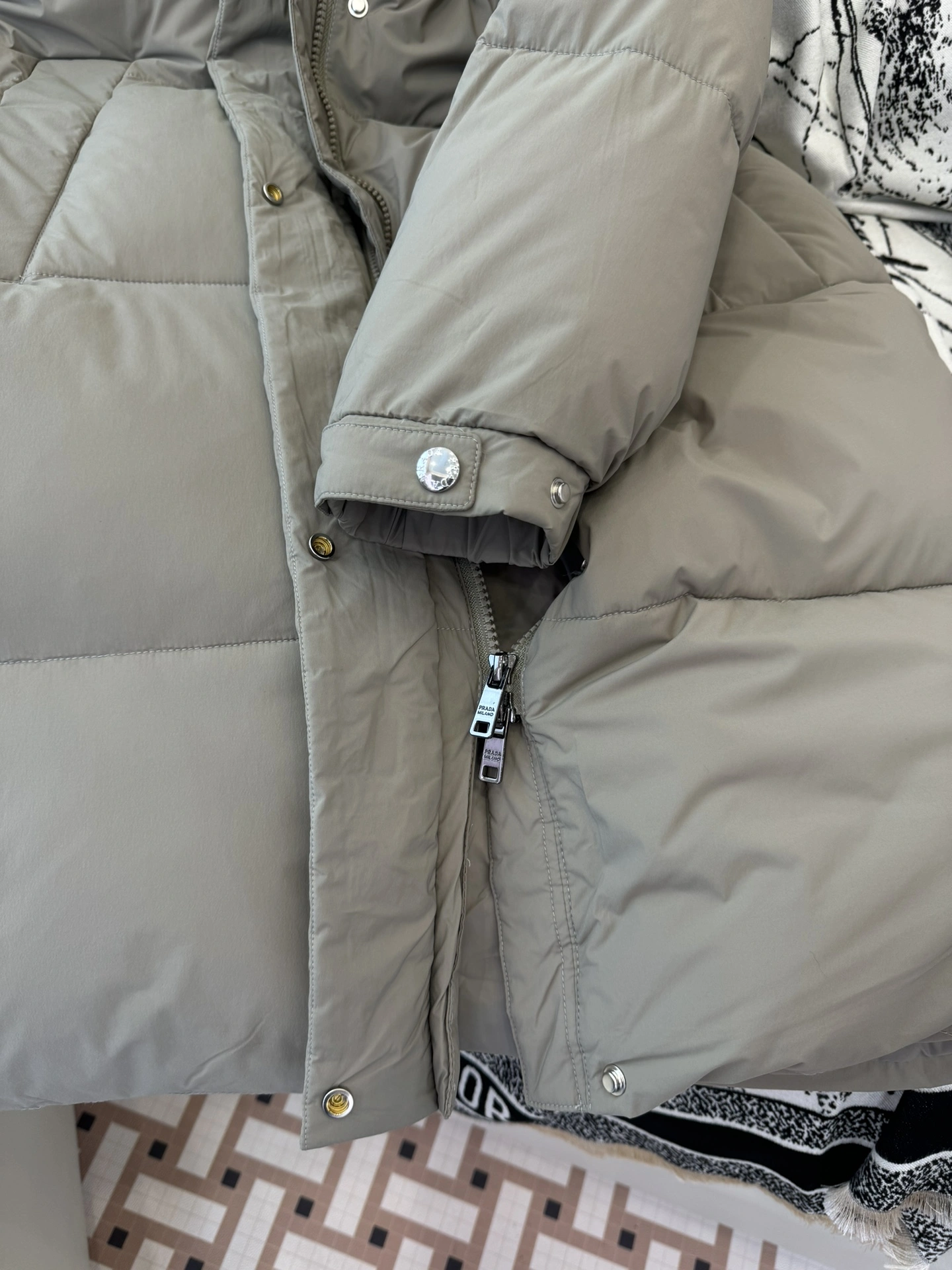 Prada Down Jackets Lightweight 172795