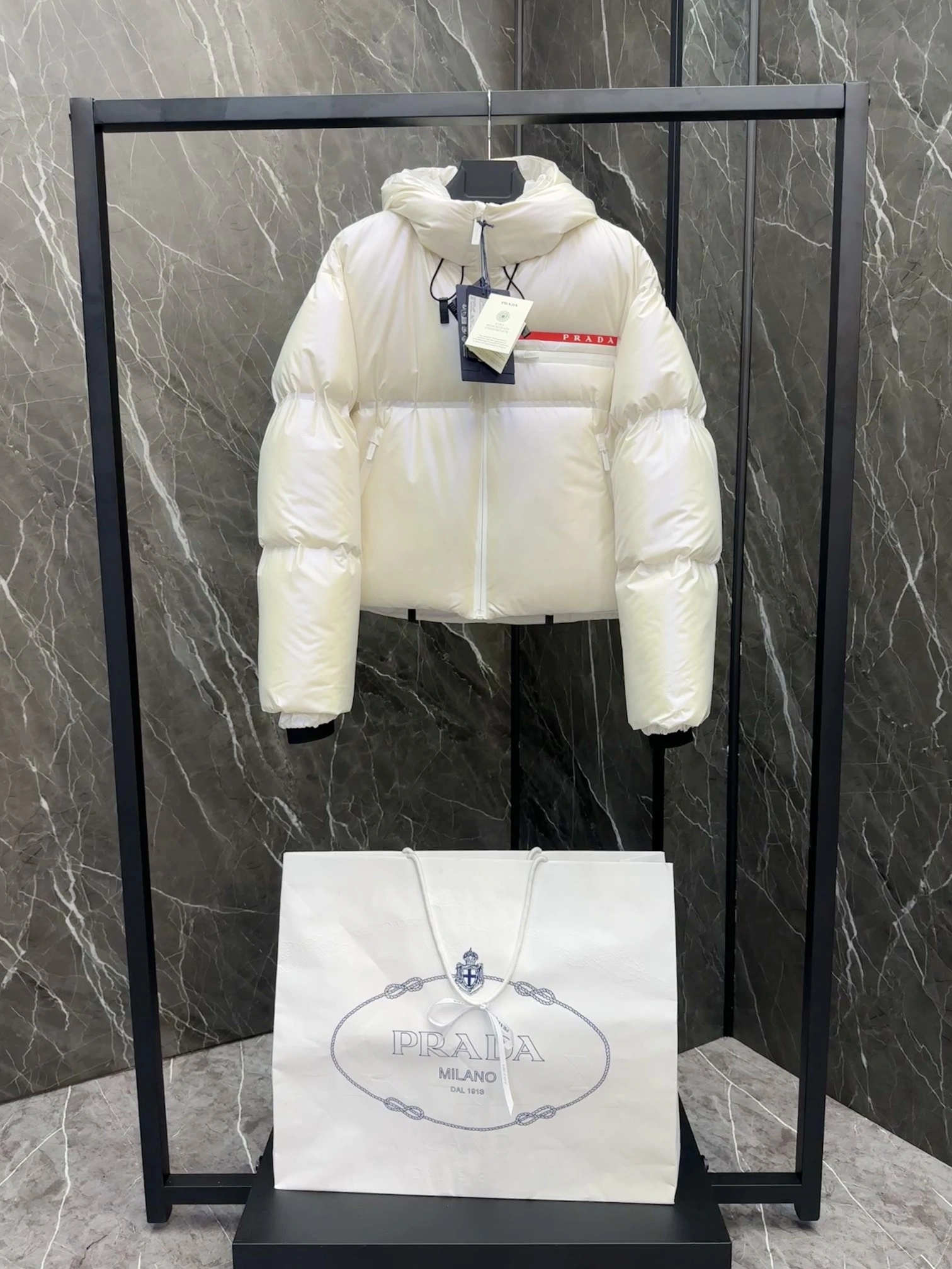 ZipUp Prada Down Jackets 172754