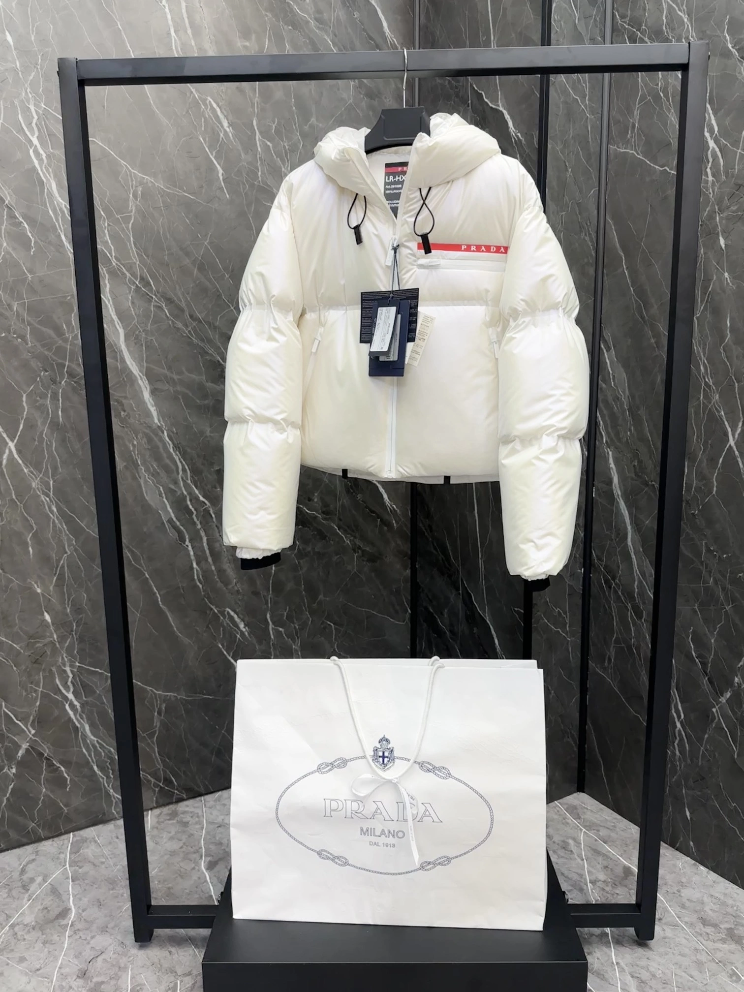 ZipUp Prada Down Jackets 172754