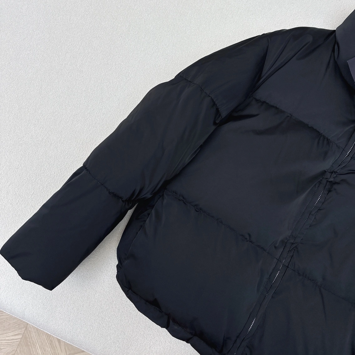Prada Down Jackets Comfortable 172738