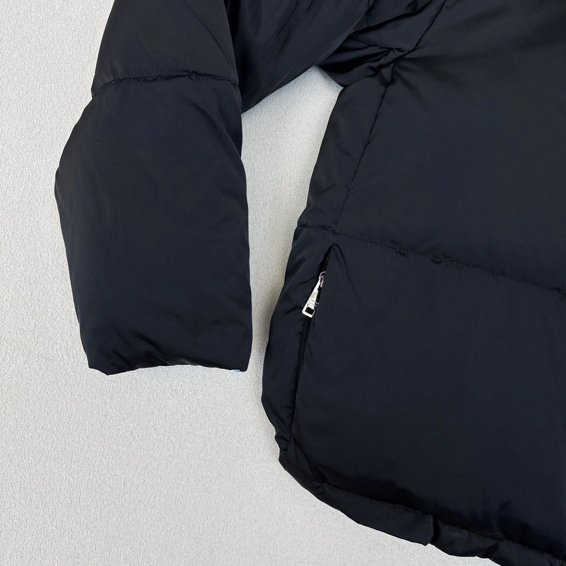 Prada Down Jackets Comfortable 172738