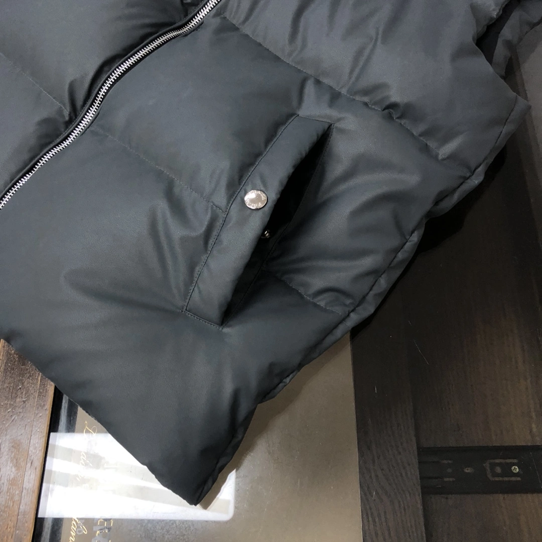 Prada Down Jackets WellDesigned 172700