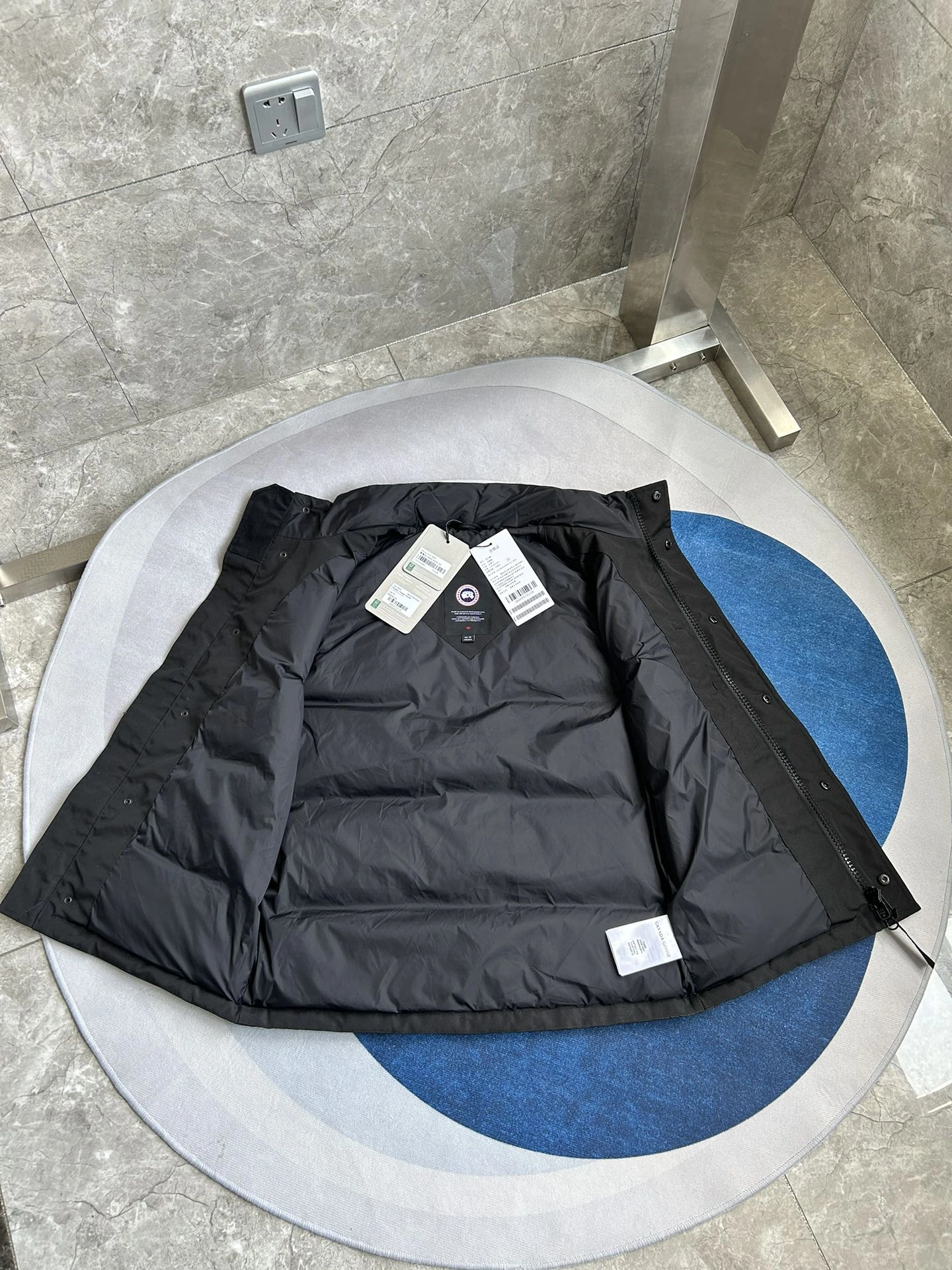 Prada Down Jackets Resilient 172721