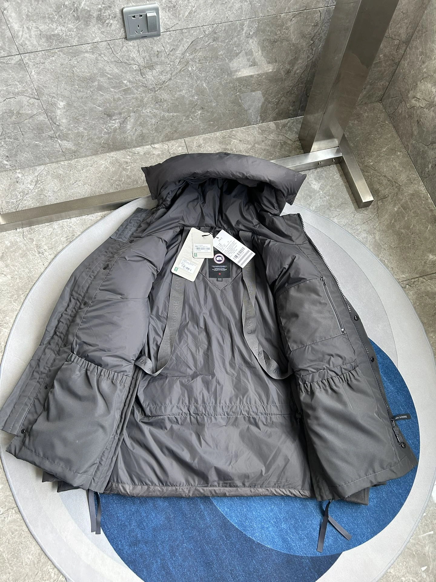 ComfortFit Prada Down Jackets 172677