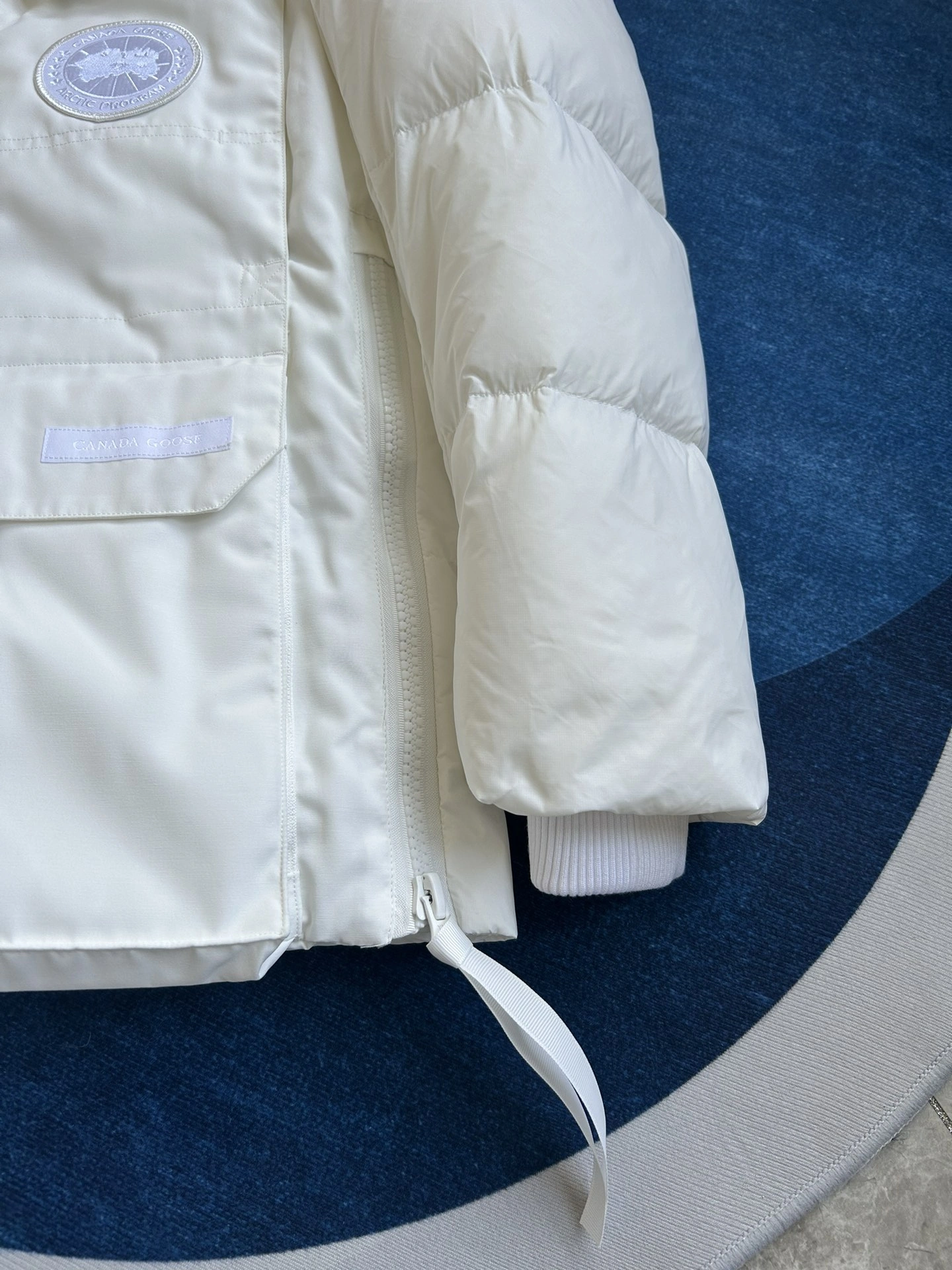 Prada Down Jackets Minimalist 172672