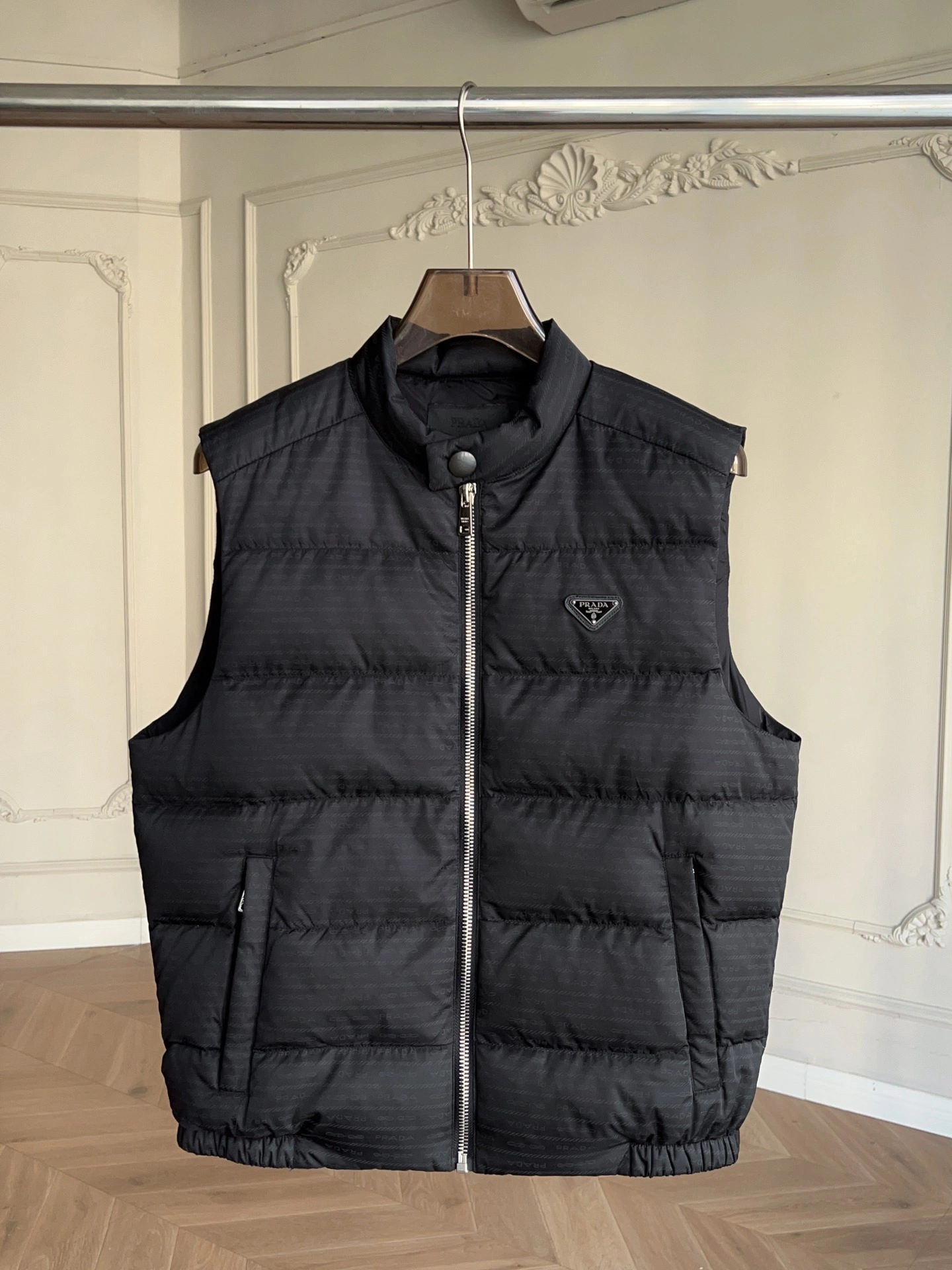 Prada Down Jackets Sporty 172669