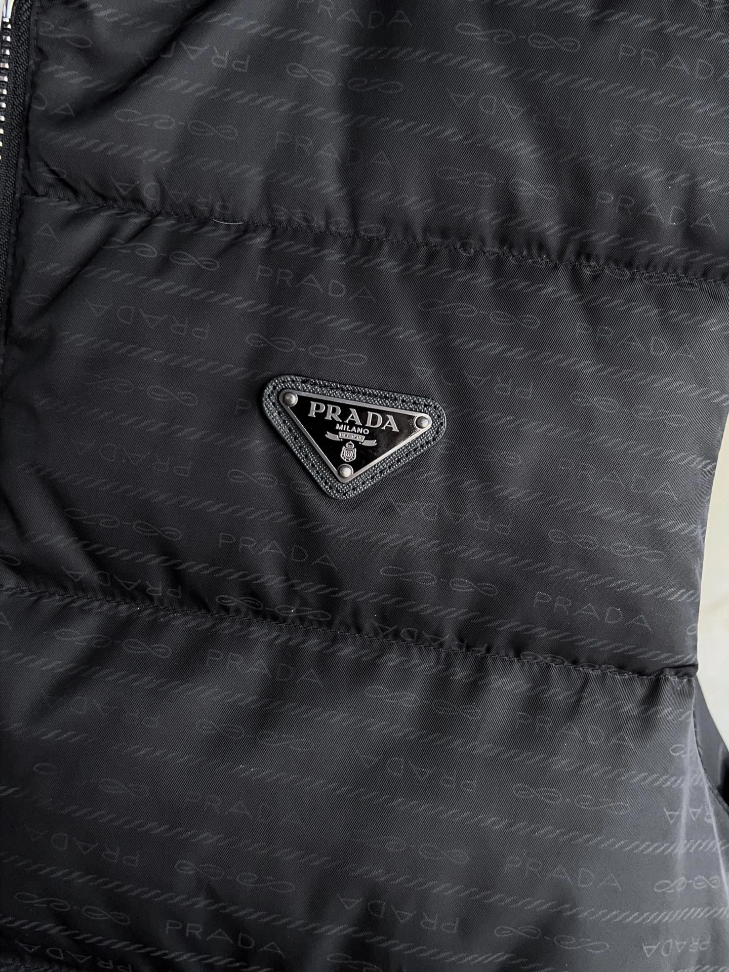 Prada Down Jackets Sporty 172669