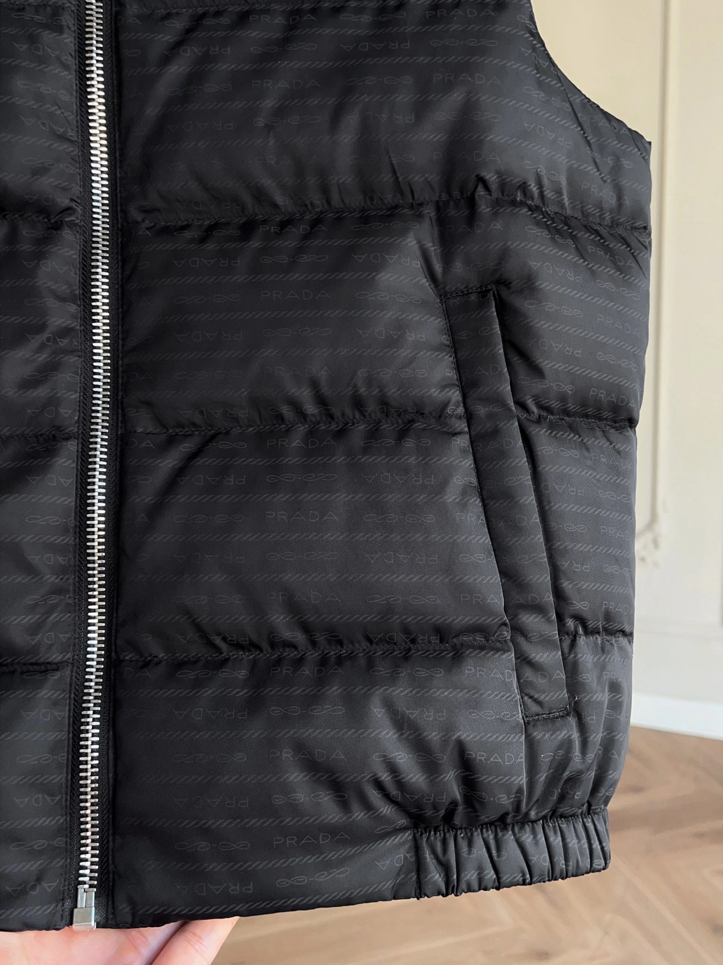 Prada Down Jackets Sporty 172669