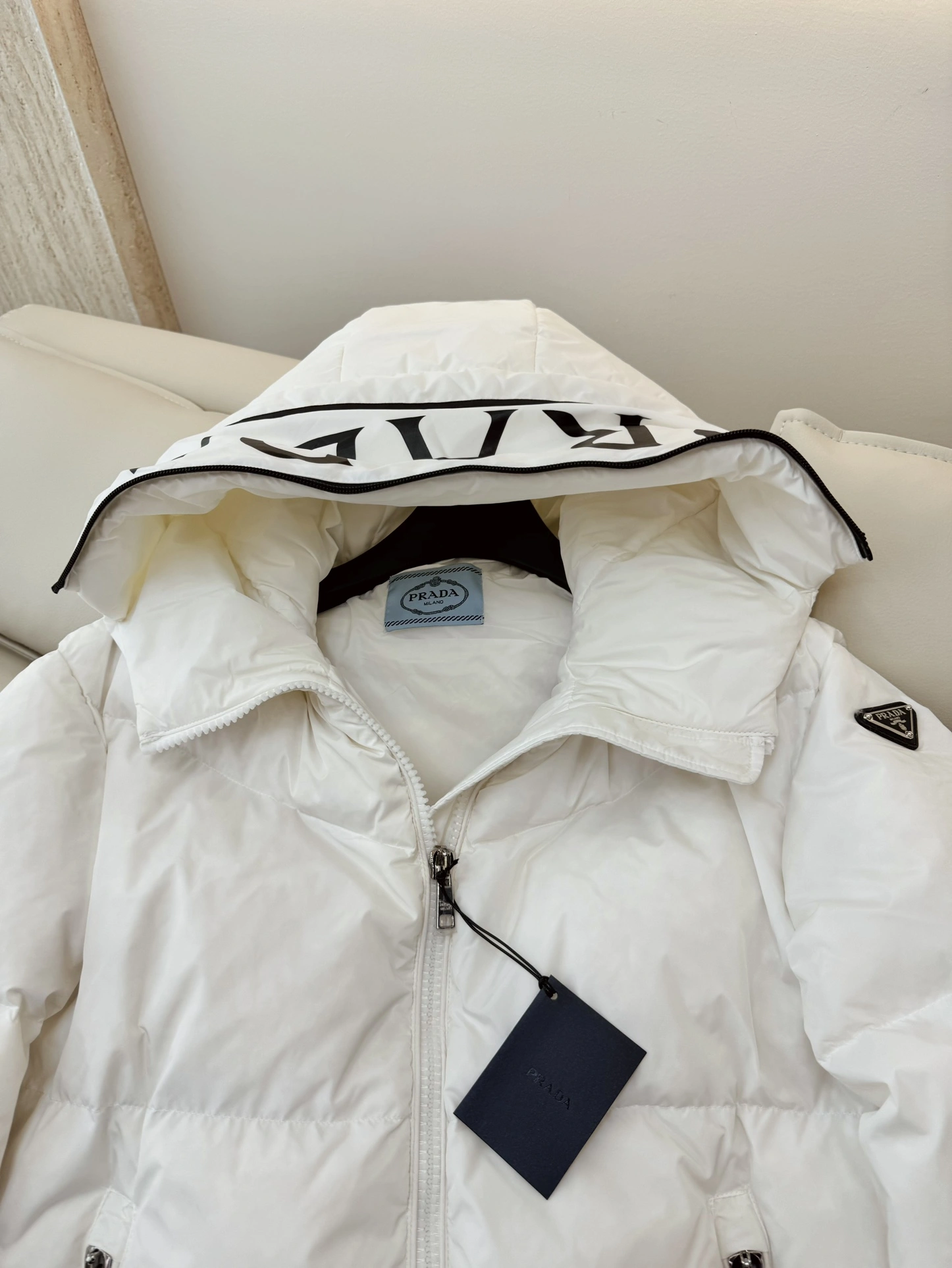 ComfortFit Prada Down Jackets 172662