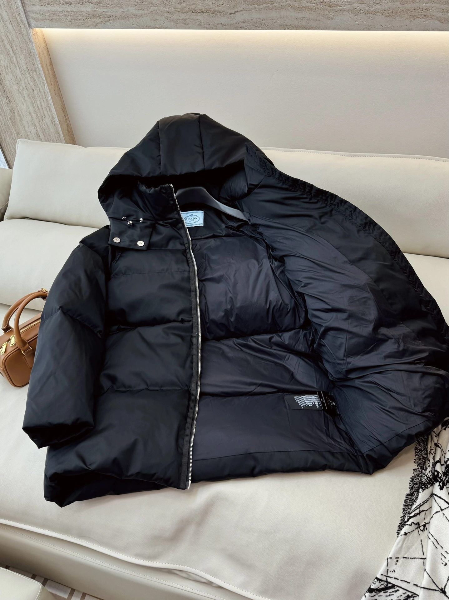 SmoothTexture Prada Down Jackets 172660