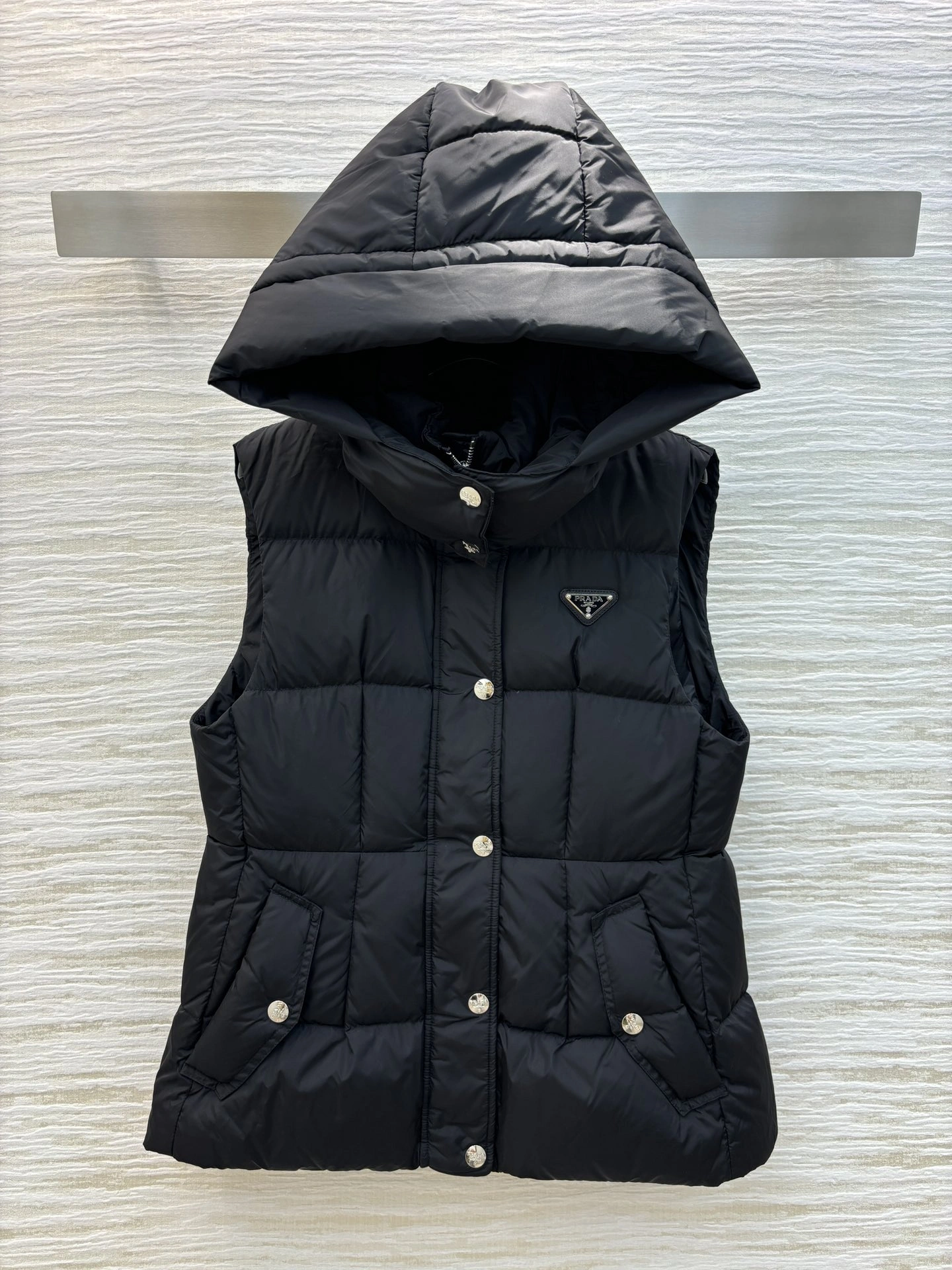 Prada Down Jackets Sleek 172616