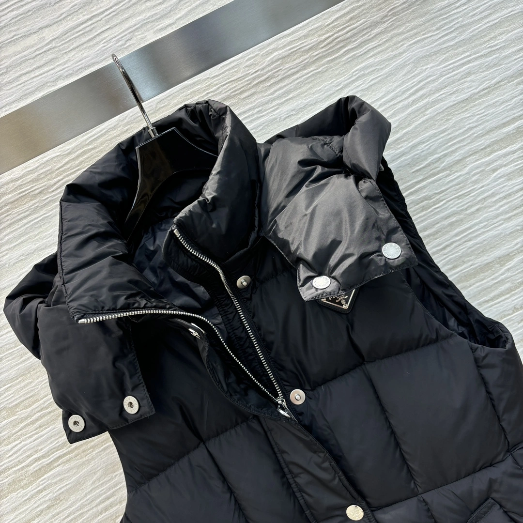 Prada Down Jackets Sleek 172616