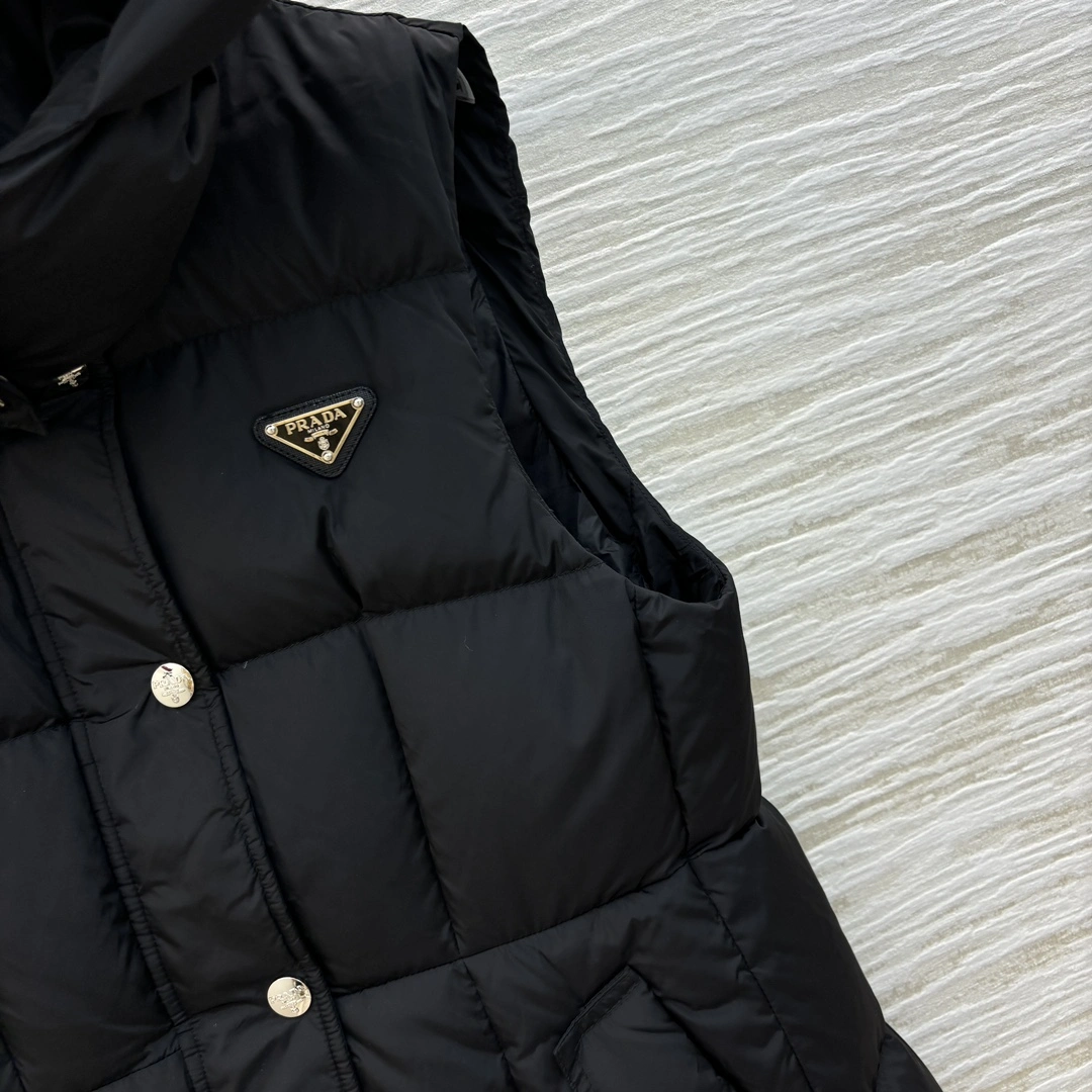 Prada Down Jackets Sleek 172616