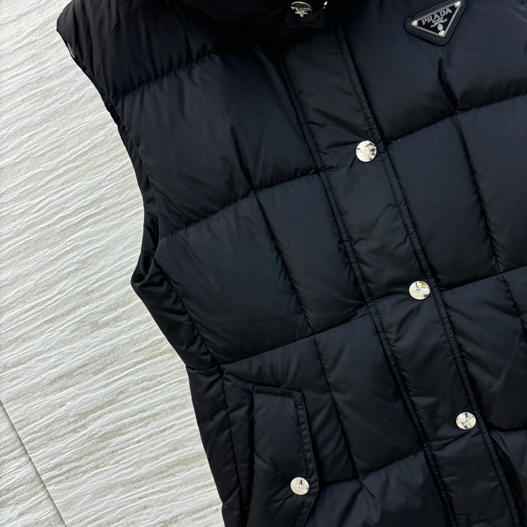 Prada Down Jackets Sleek 172616