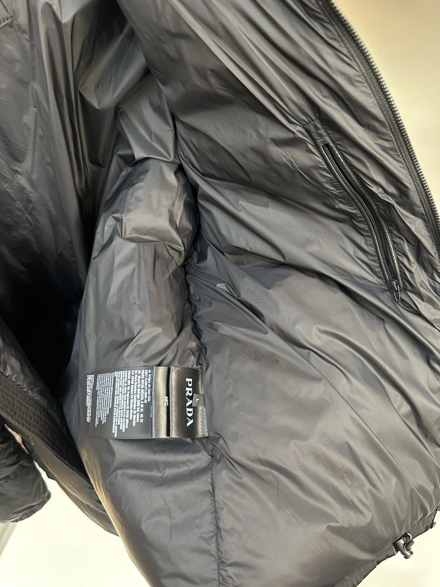 Unisex Prada Down Jackets 172618