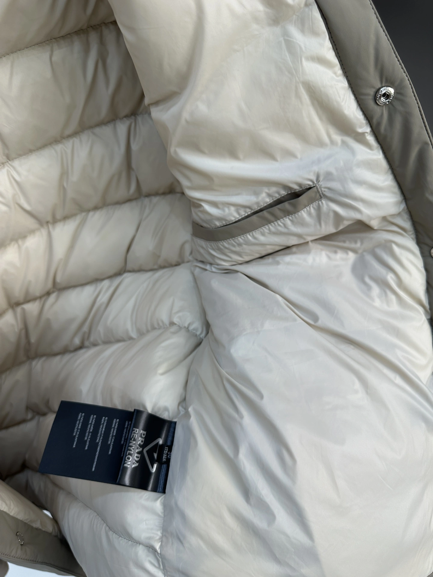 Bright Prada Down Jackets 172695