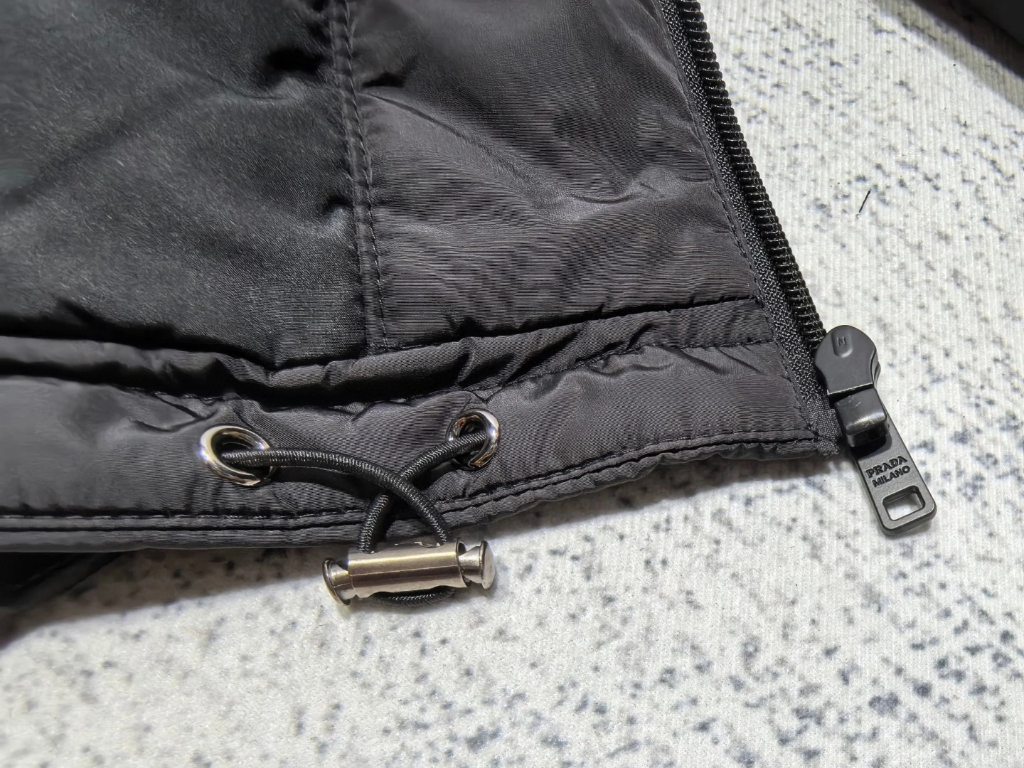 Prada Down Jackets Classic 172602
