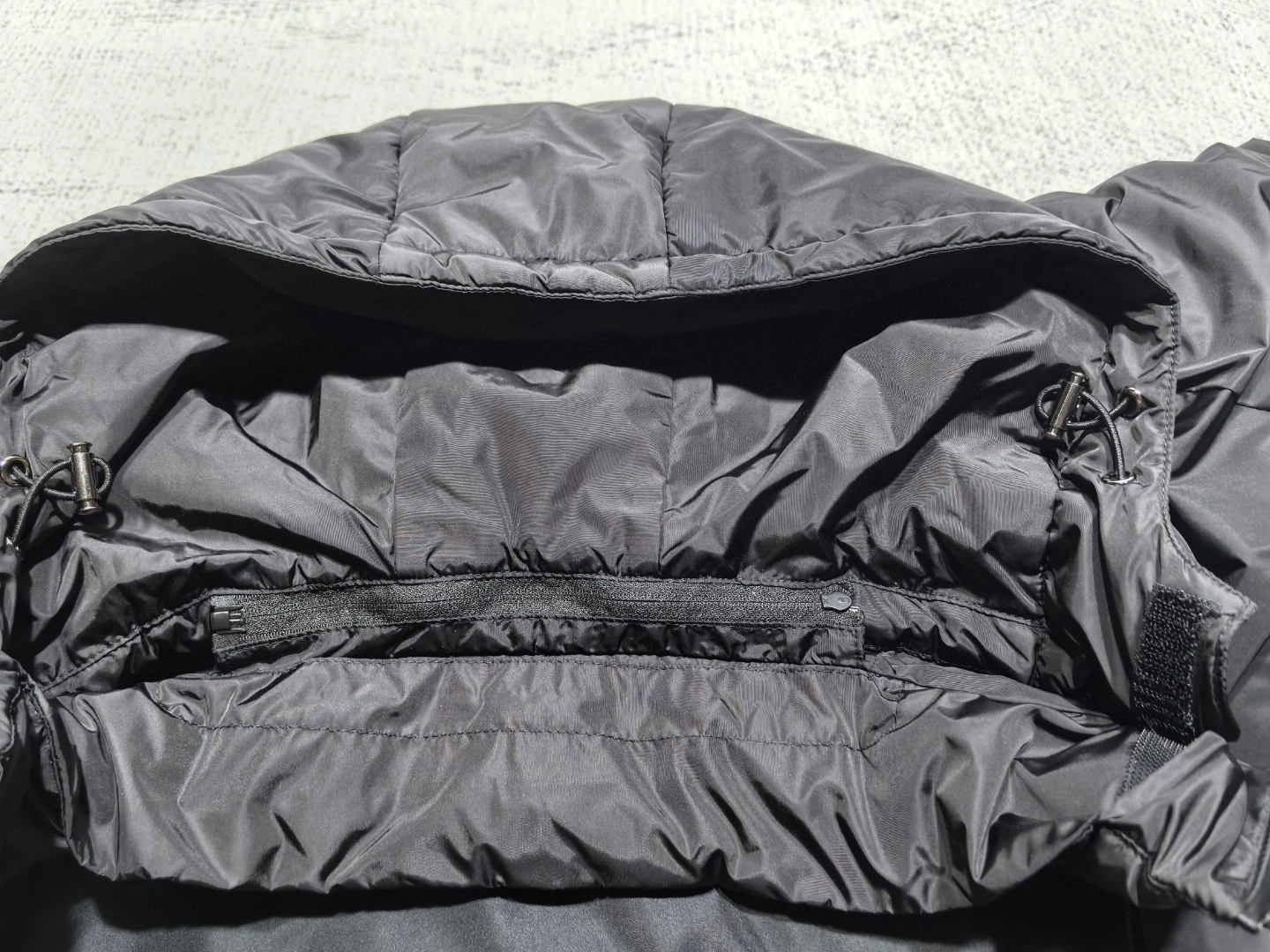 Prada Down Jackets Classic 172602