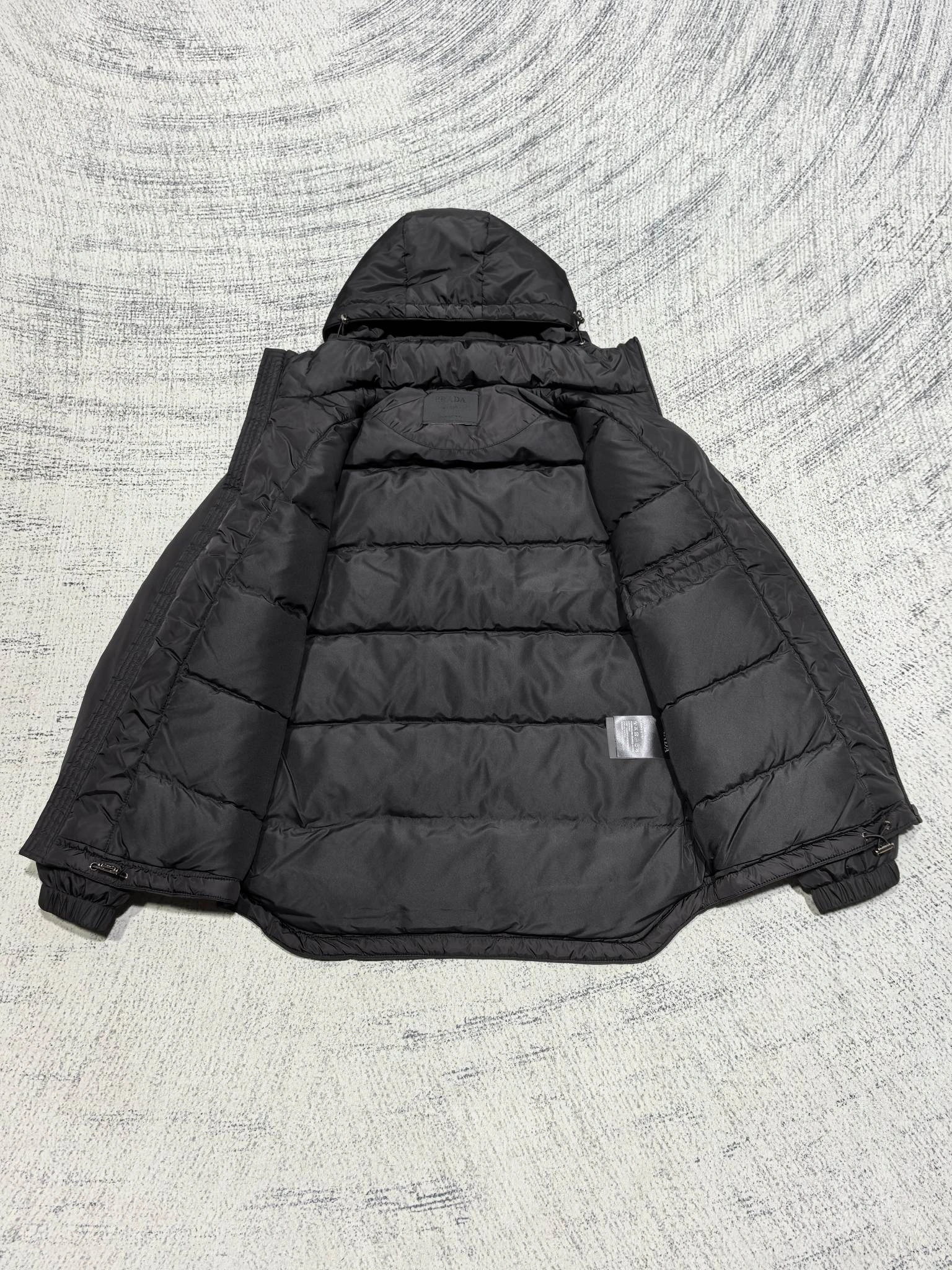 Prada Down Jackets Classic 172602