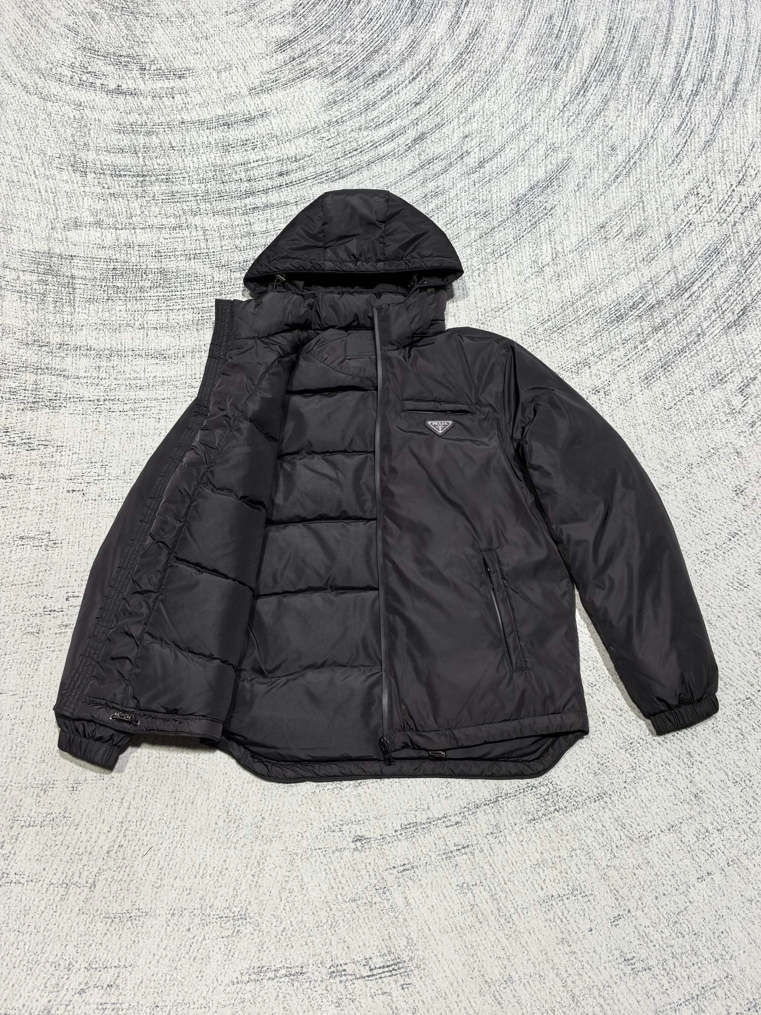 Prada Down Jackets Classic 172602