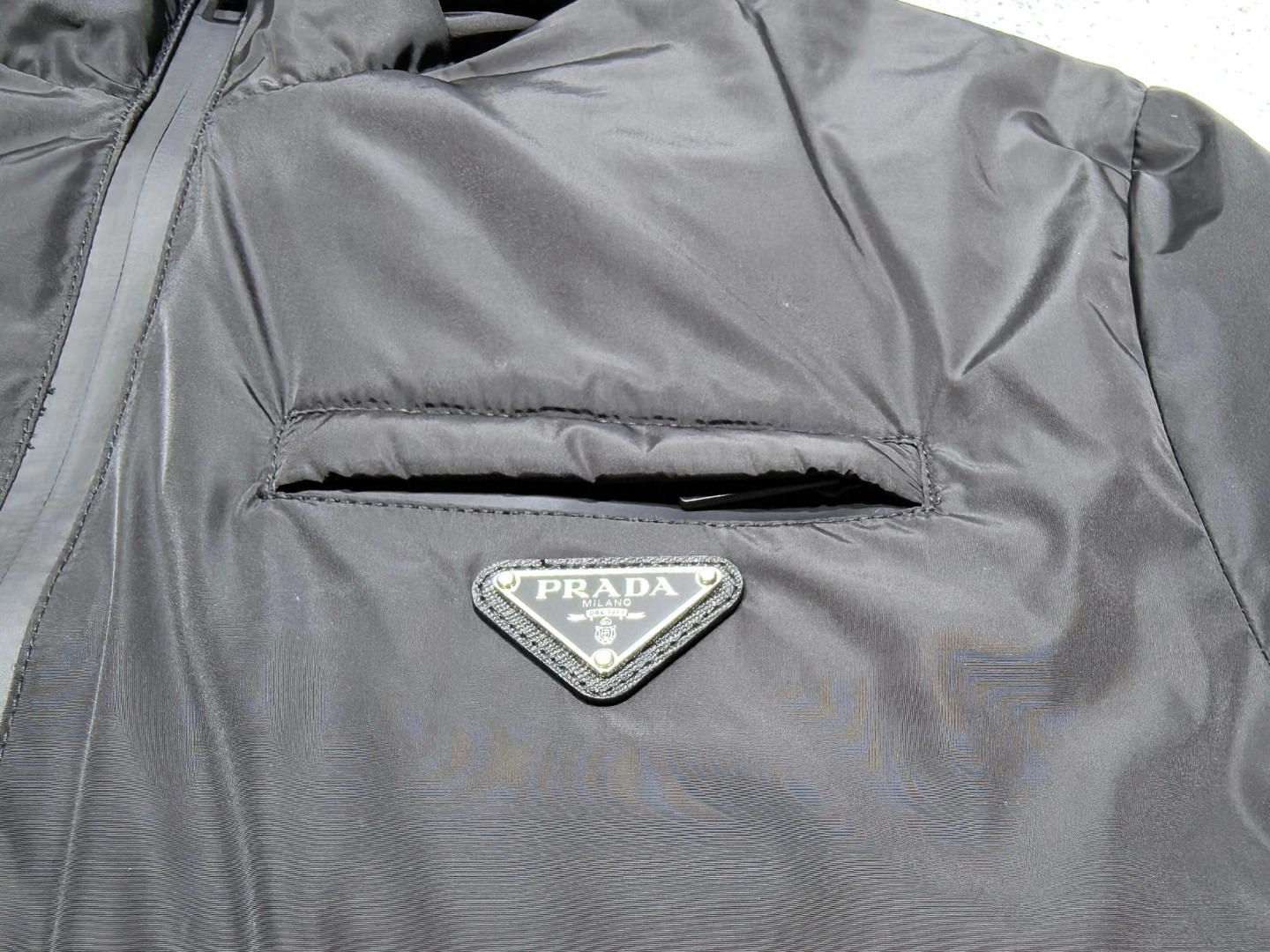 Prada Down Jackets Classic 172602