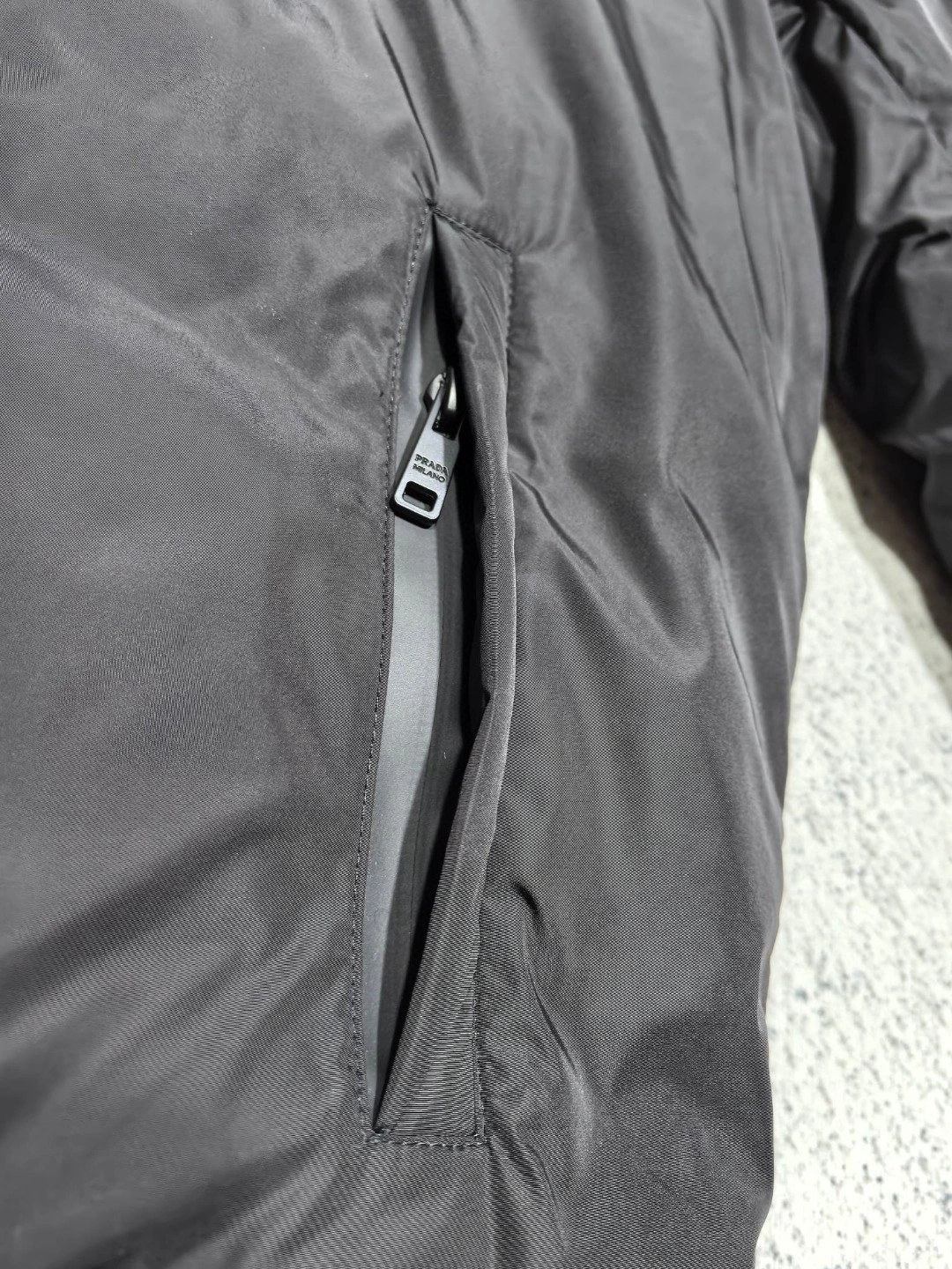 Prada Down Jackets Classic 172602