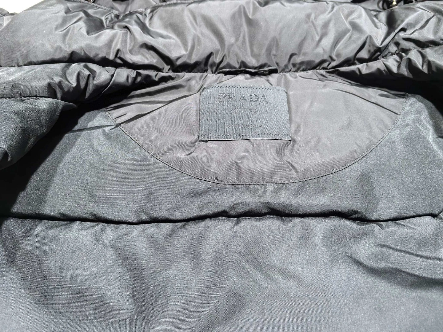 Prada Down Jackets Classic 172602