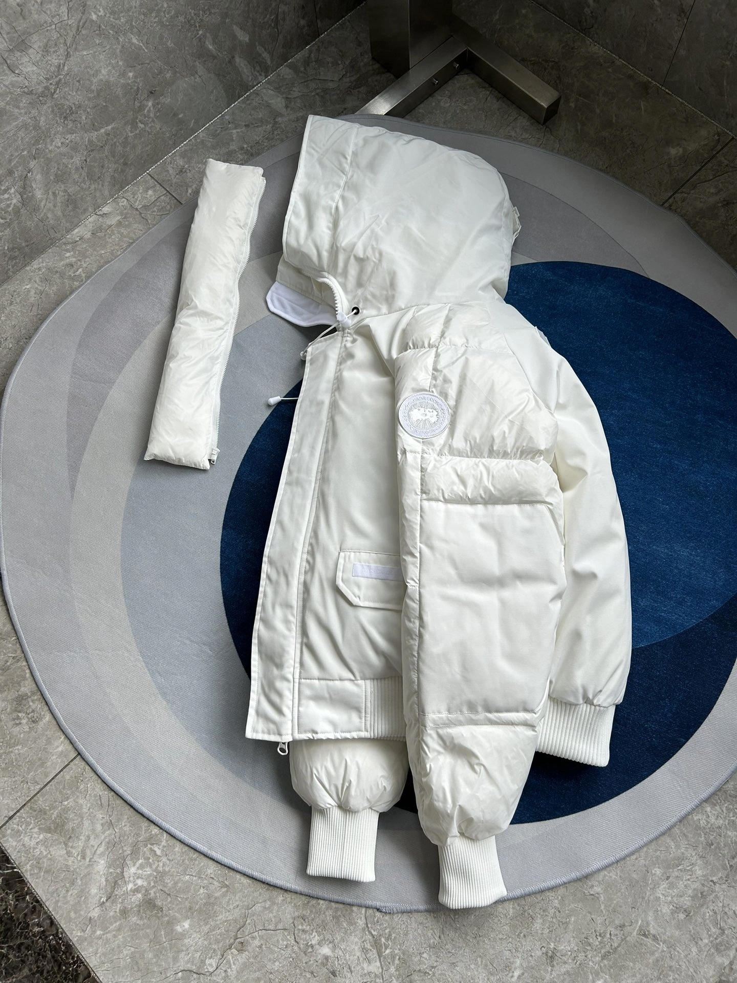 MultiPurpose Prada Down Jackets 172635