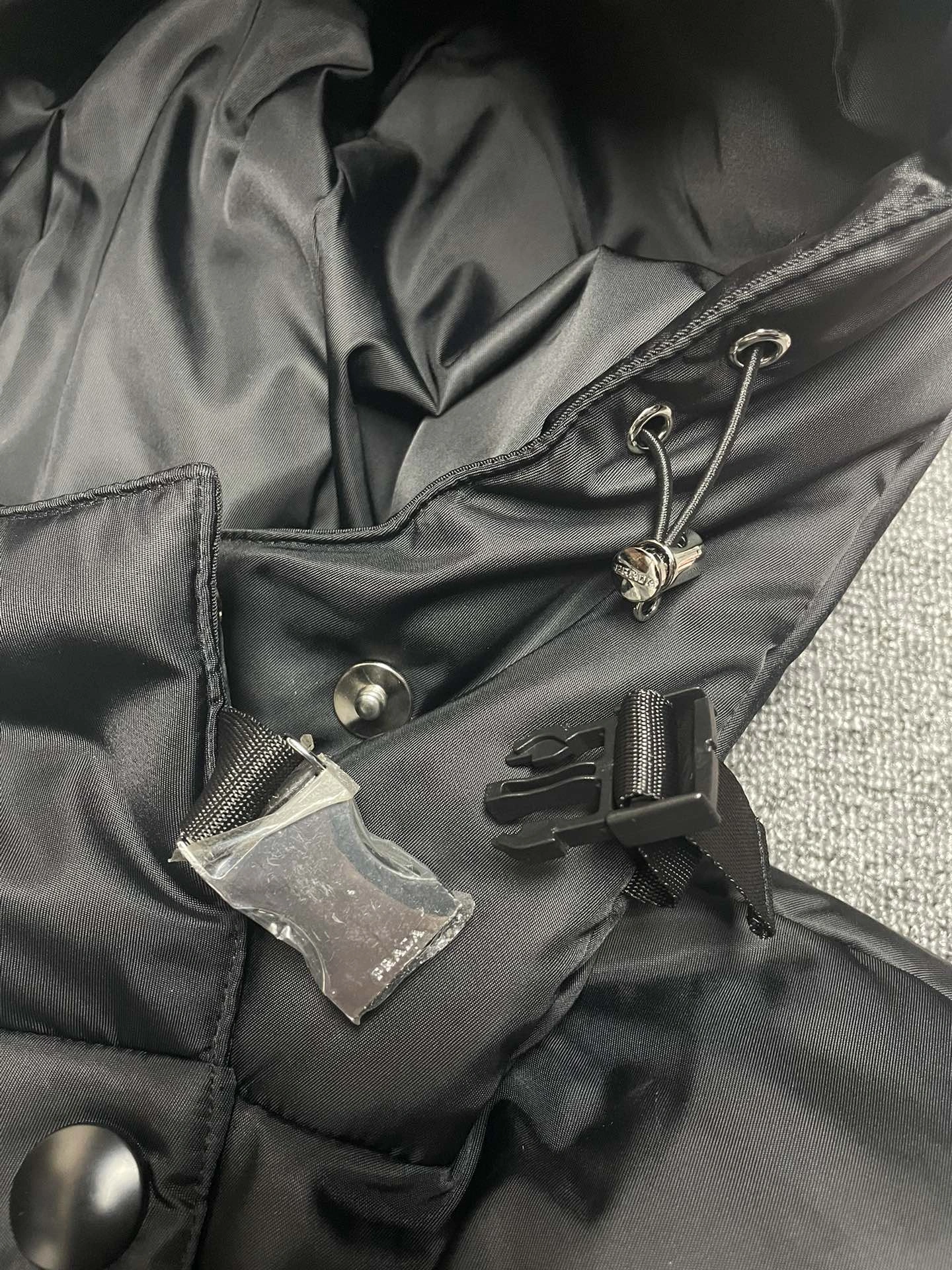 SmartChoice Prada Down Jackets 172594