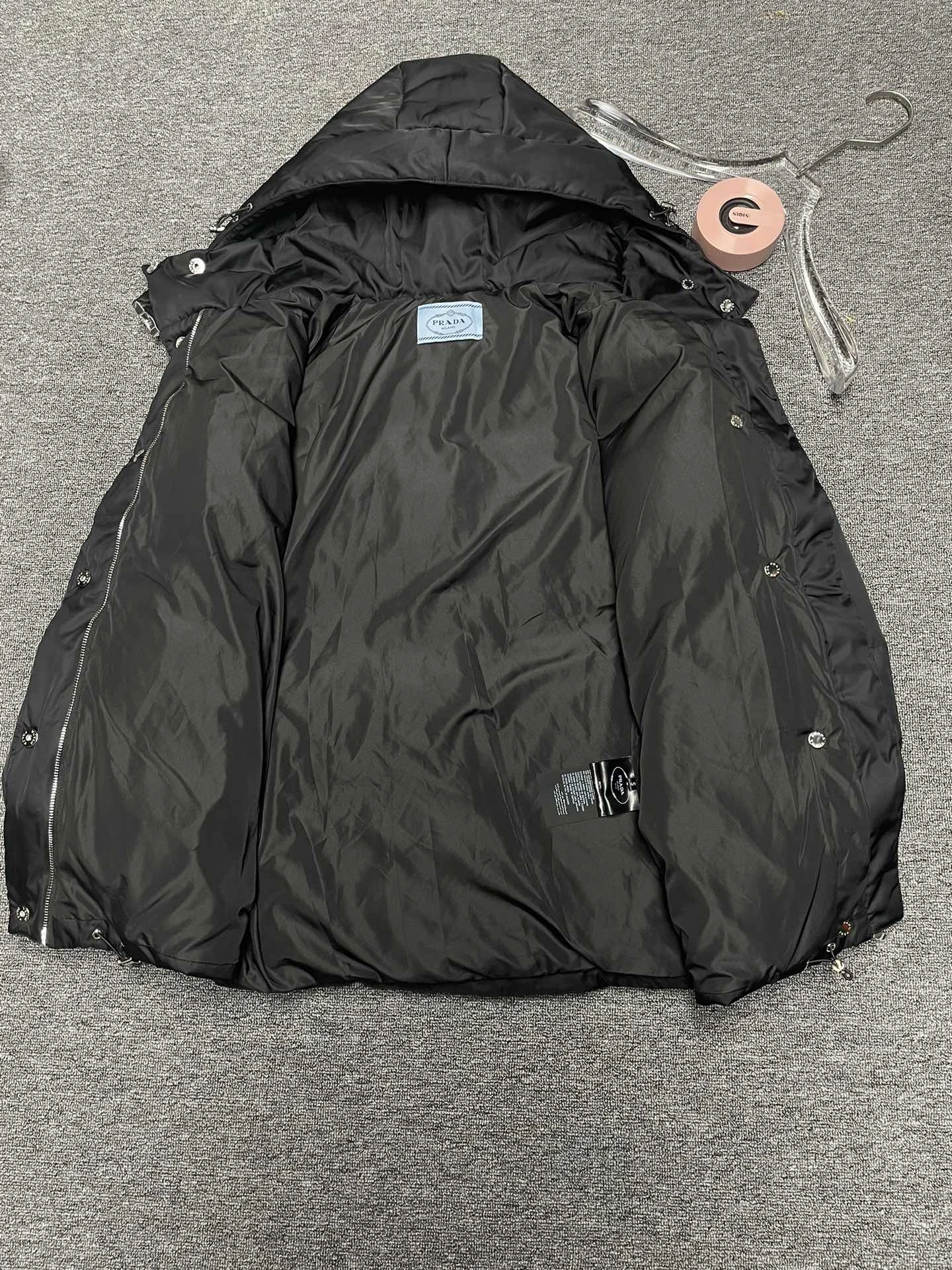 SmartChoice Prada Down Jackets 172594