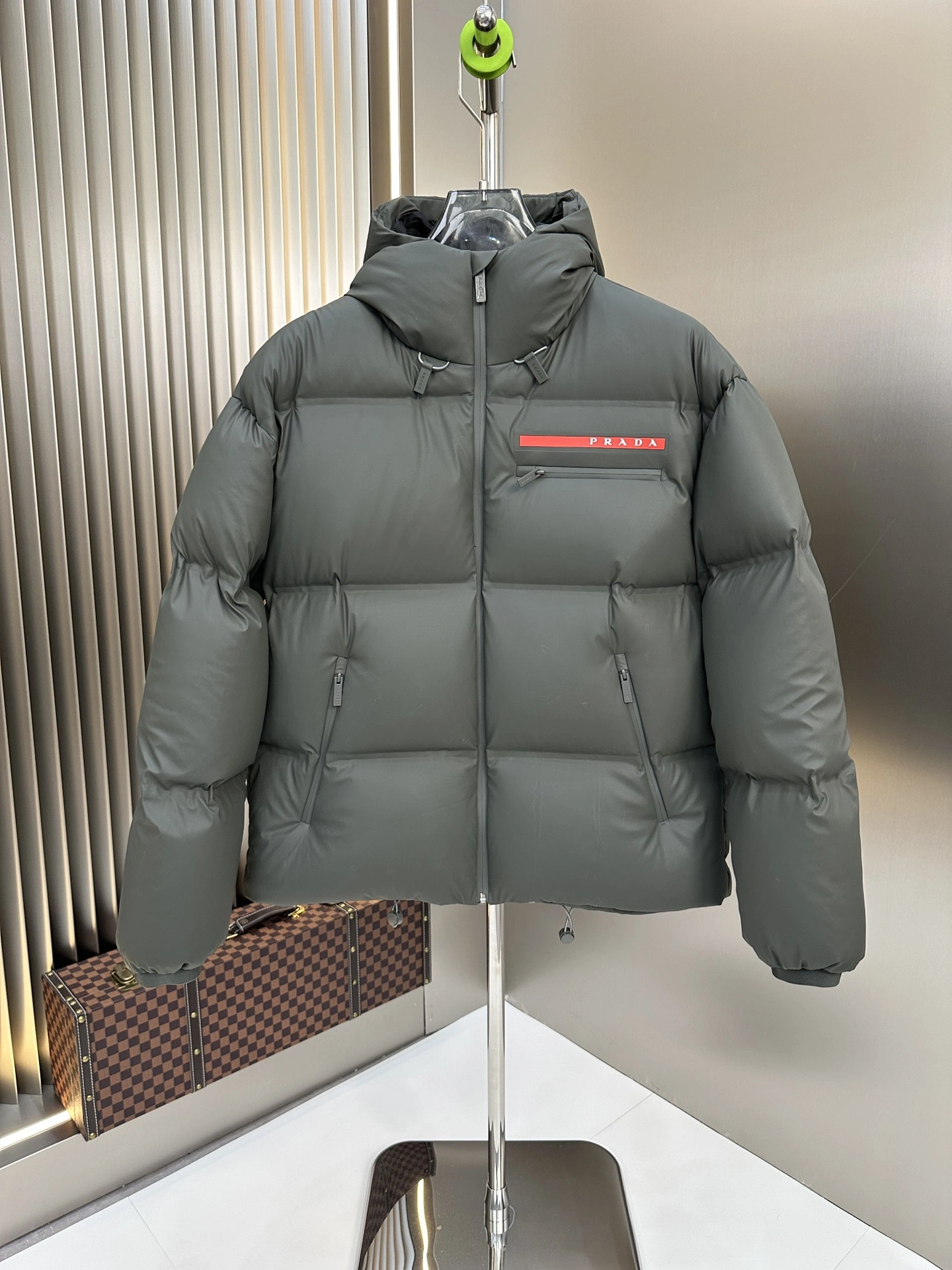 Flexible Prada Down Jackets 172597