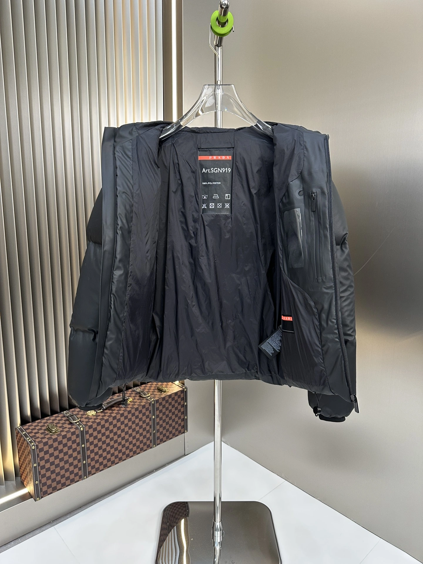 Flexible Prada Down Jackets 172597