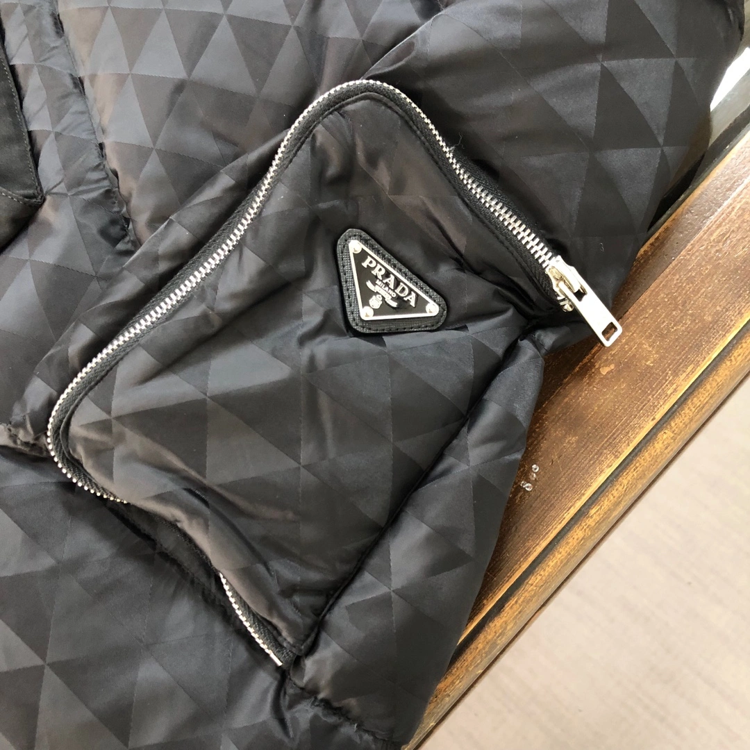 Effortless Prada Down Jackets 172582