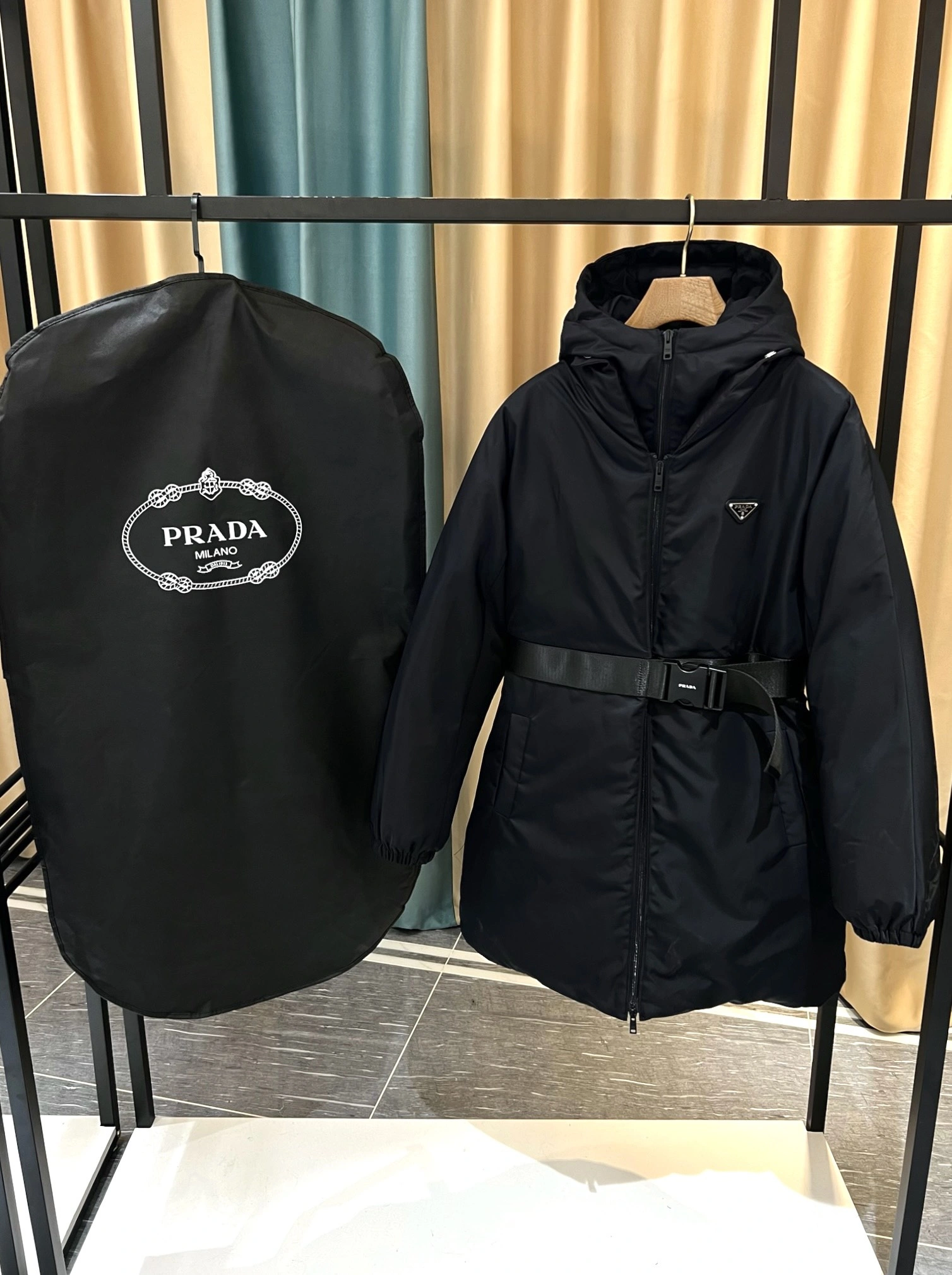 SmoothTexture Prada Down Jackets 172606