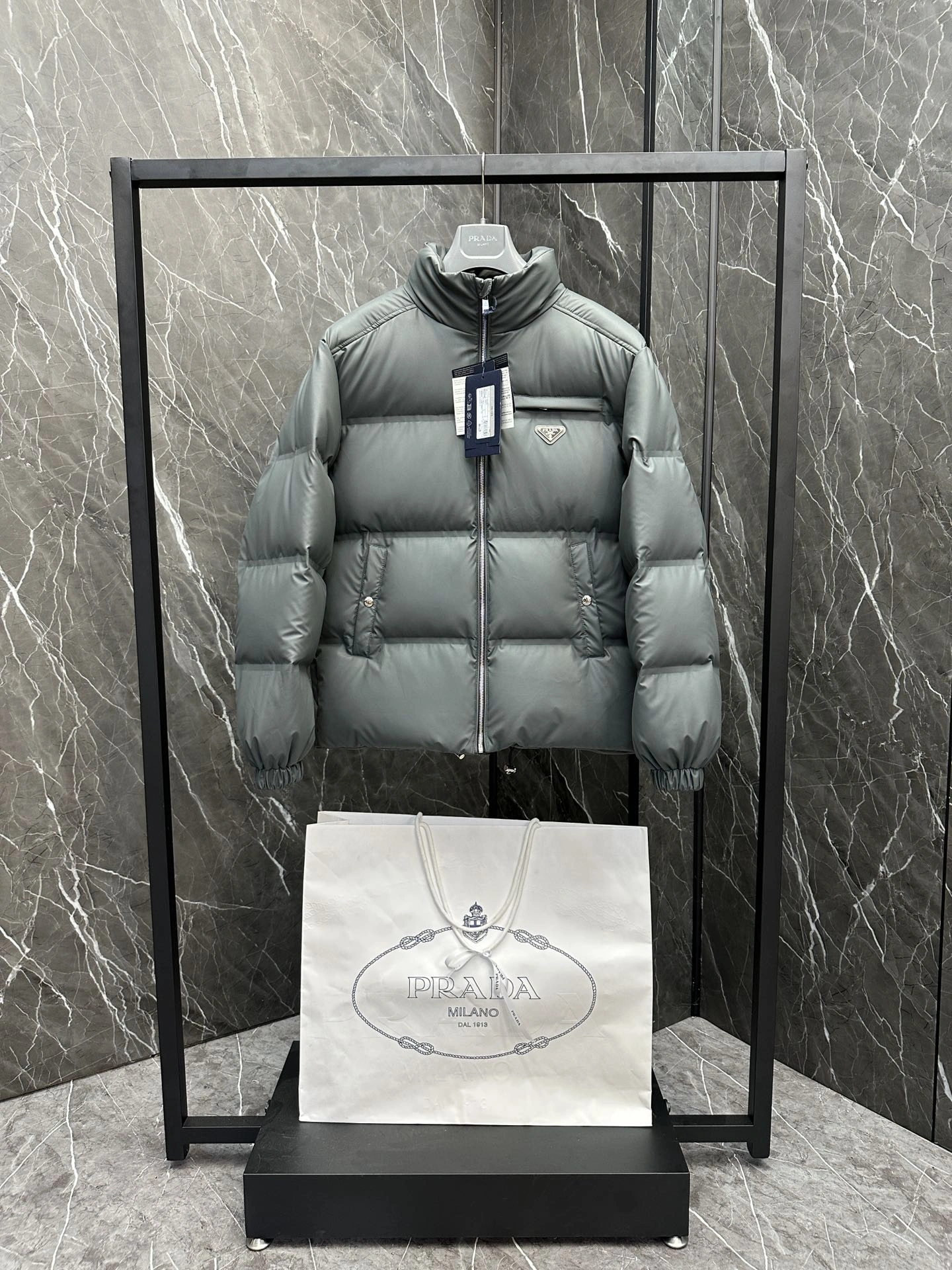 Prada Down Jackets MultiPurpose 172581