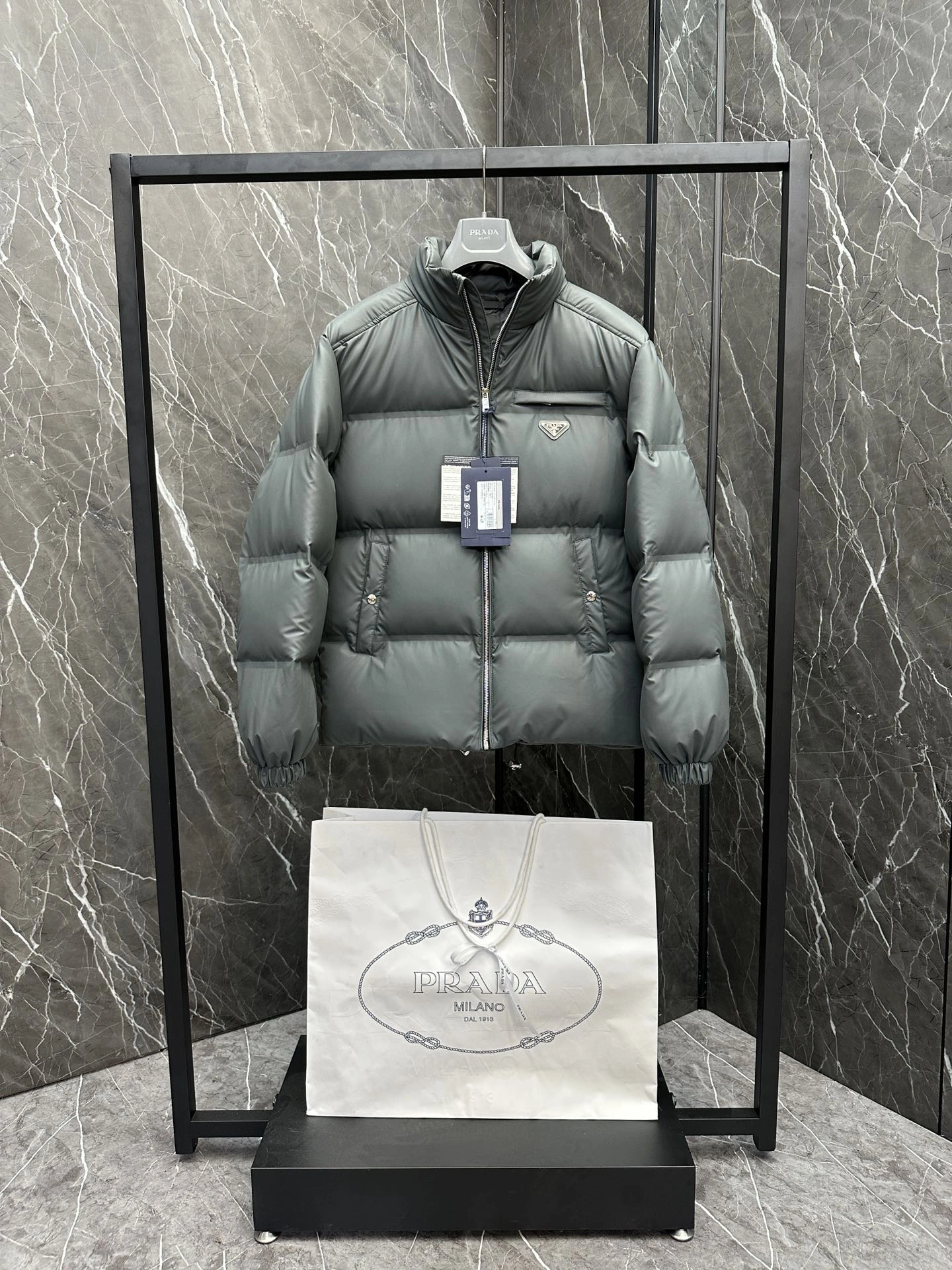 Prada Down Jackets MultiPurpose 172581