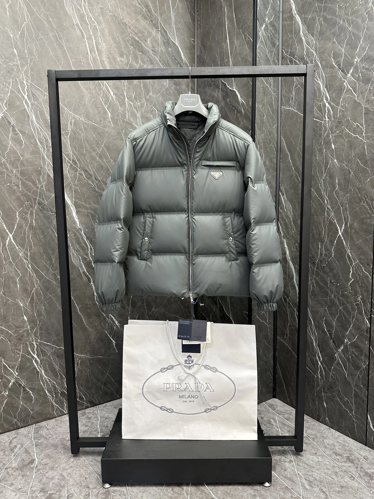 Prada Down Jackets MultiPurpose 172581