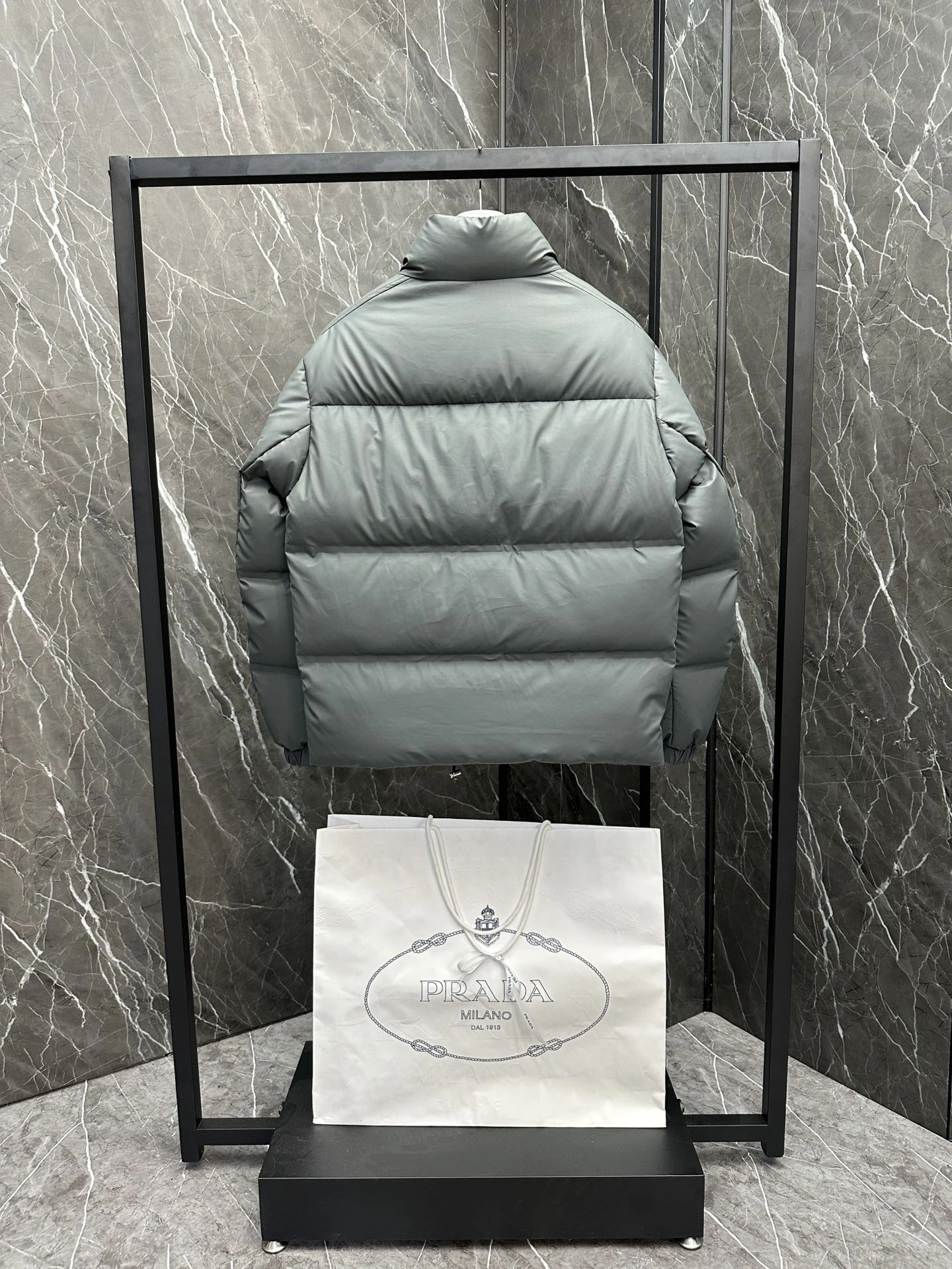 Prada Down Jackets MultiPurpose 172581