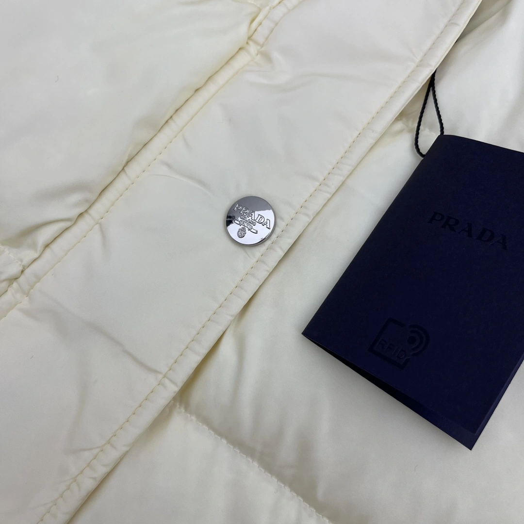 Flexible Prada Down Jackets 172548