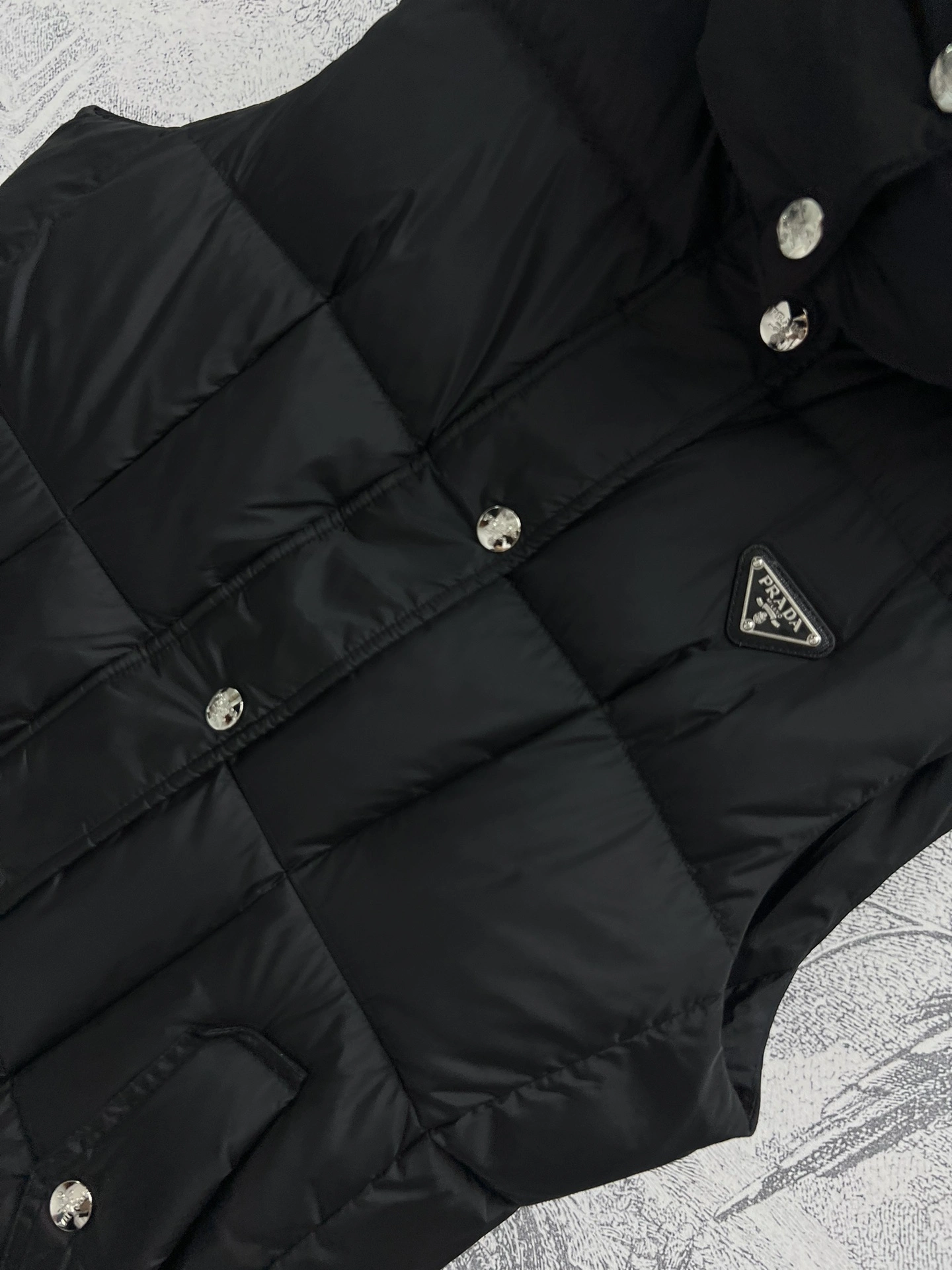 Prada Down Jackets Stylish 172544