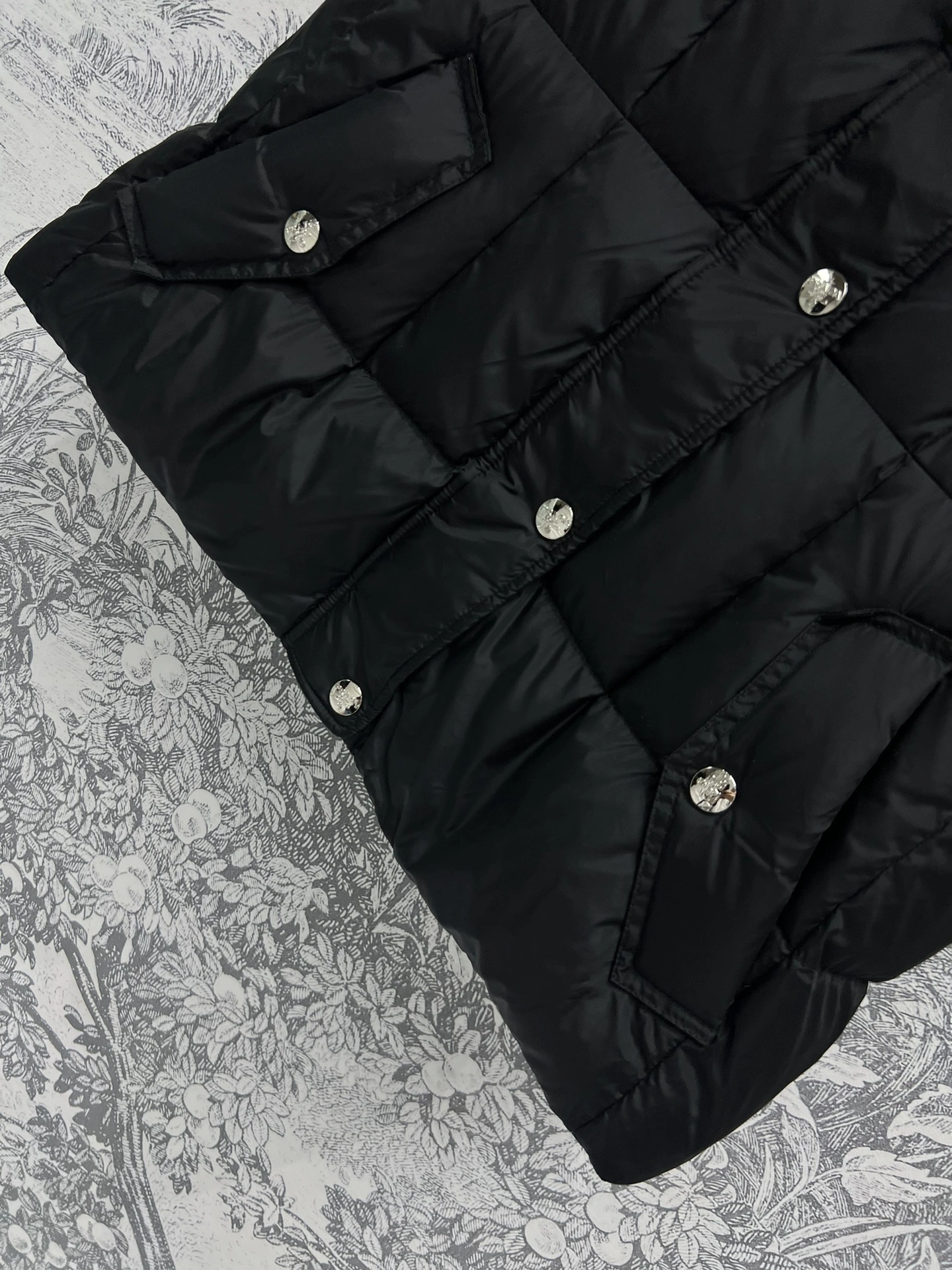 Prada Down Jackets Stylish 172544