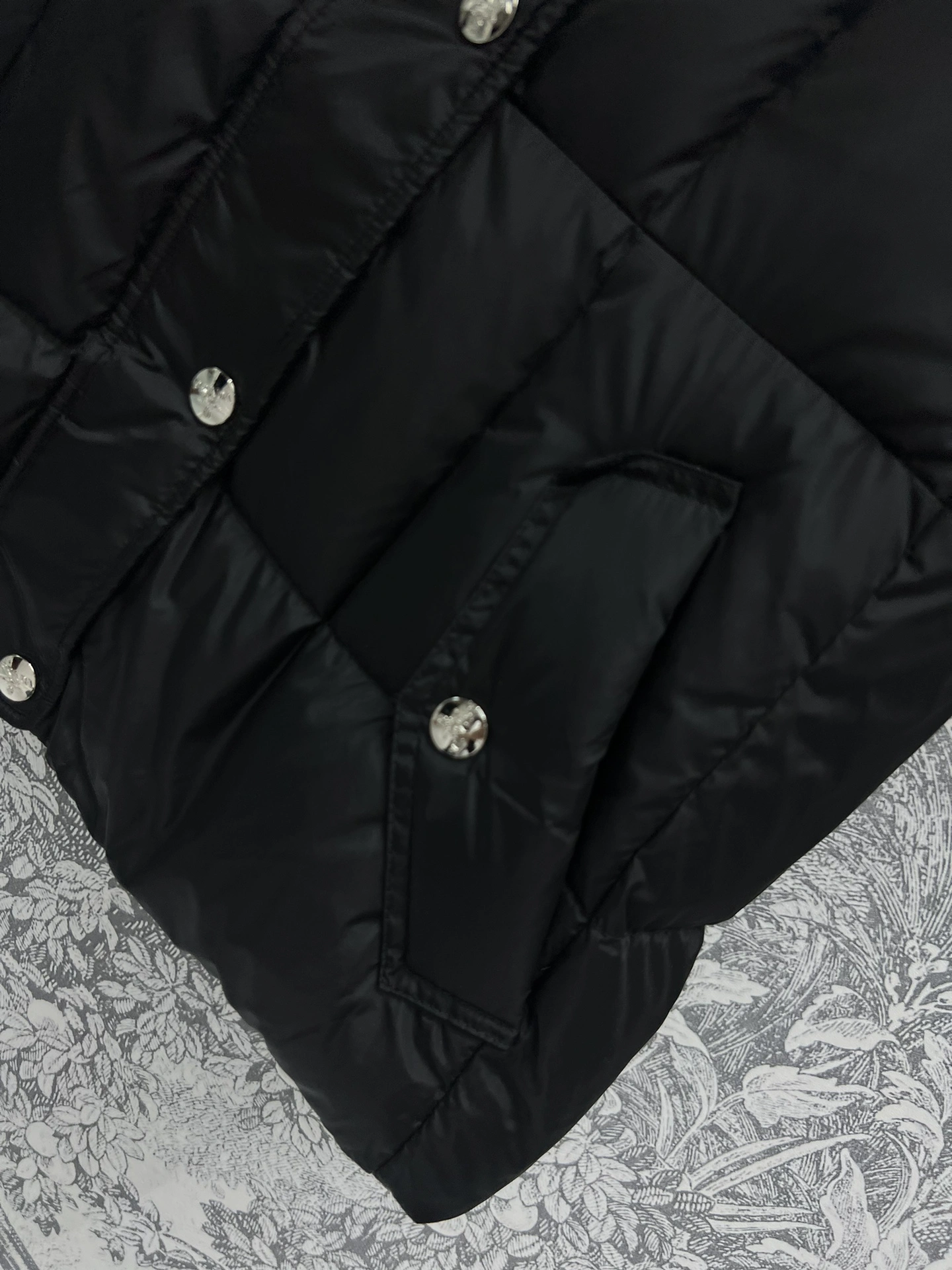 Prada Down Jackets Stylish 172544