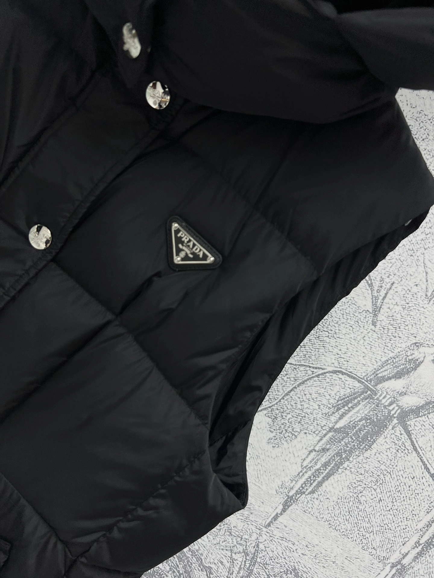Prada Down Jackets Stylish 172544