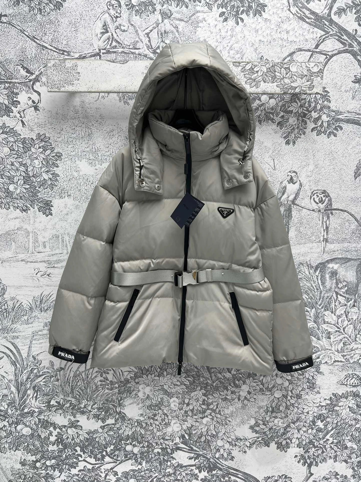 ModernLook Prada Down Jackets 172543