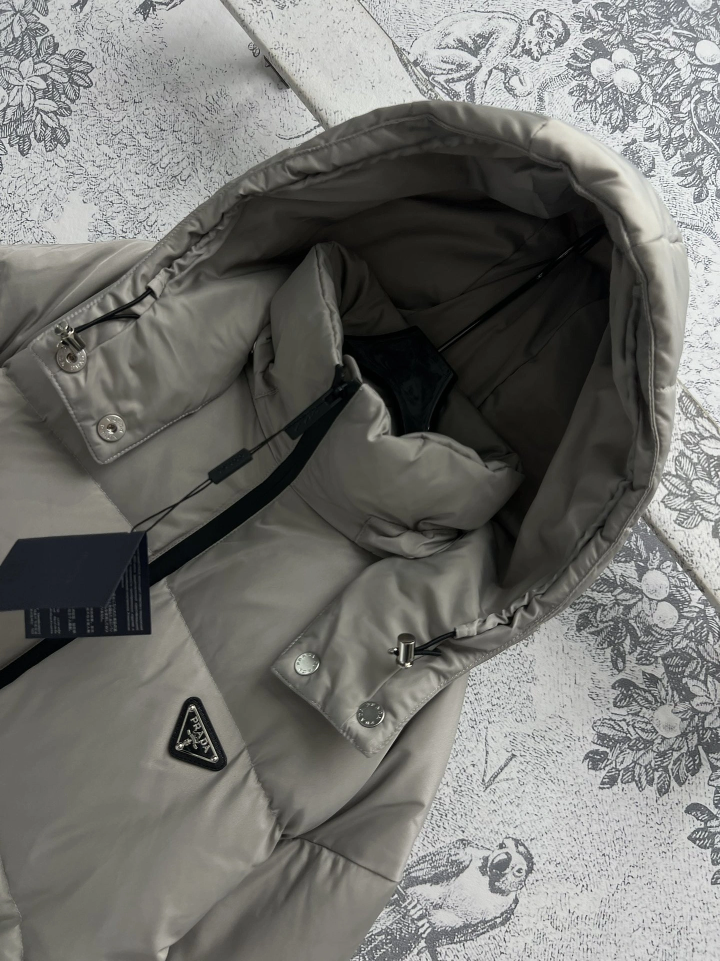 ModernLook Prada Down Jackets 172543