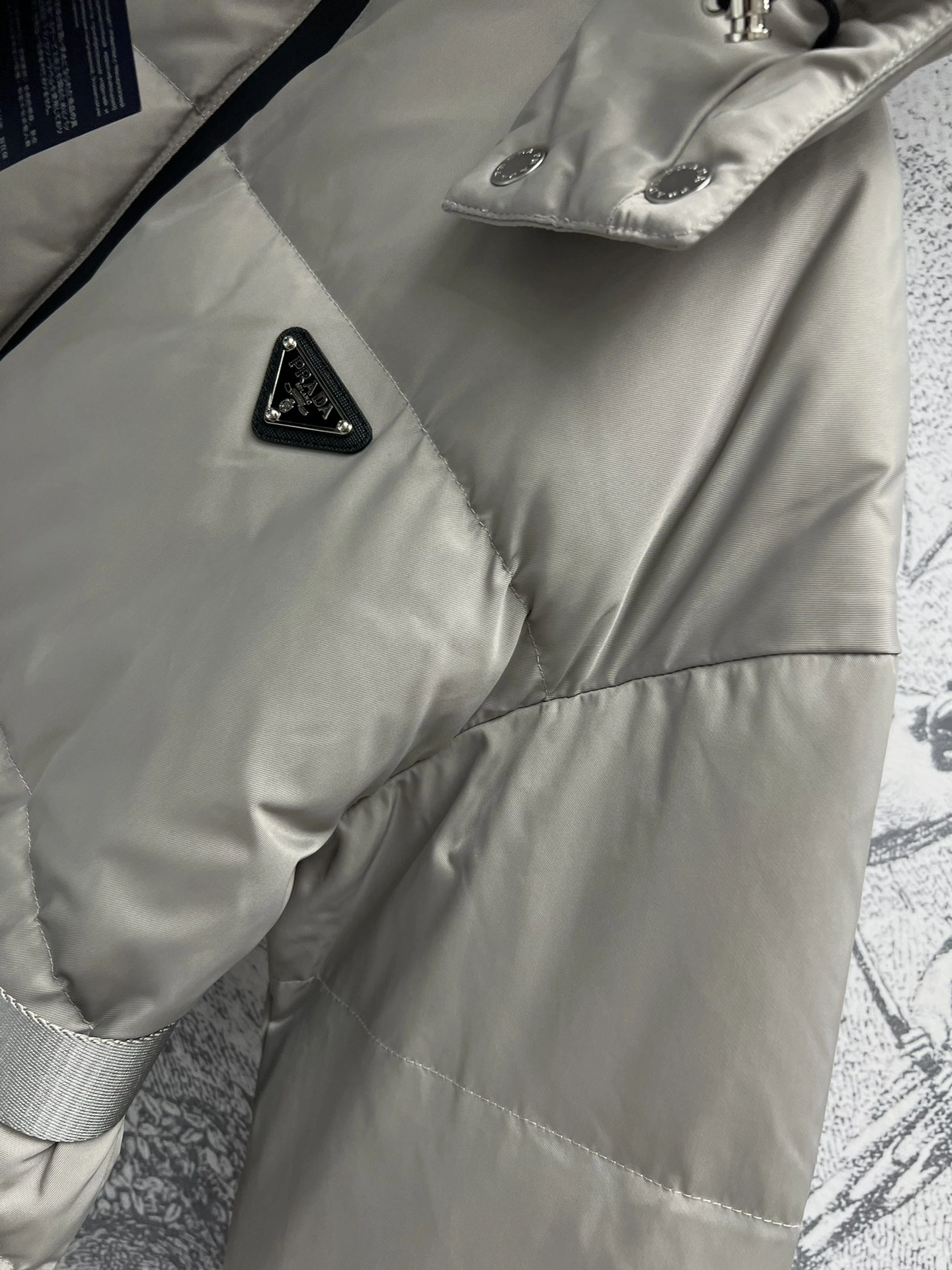 ModernLook Prada Down Jackets 172543