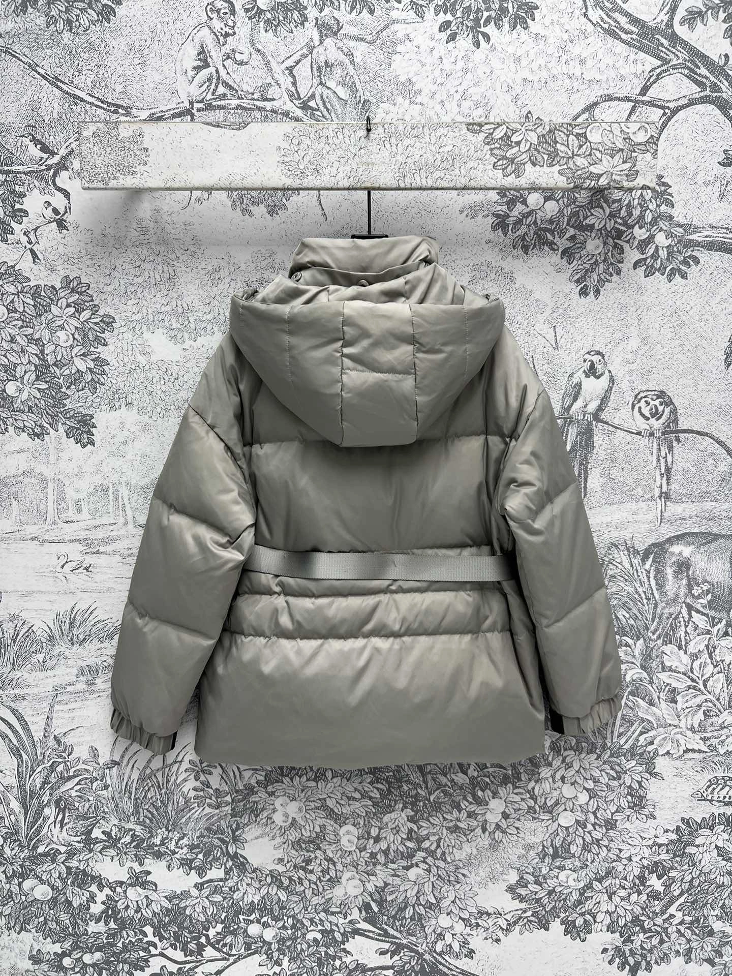 ModernLook Prada Down Jackets 172543
