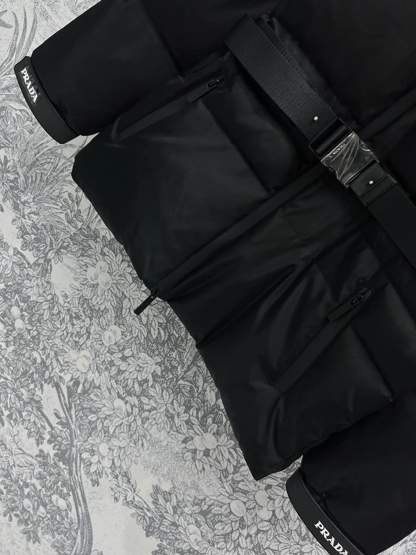 Prada Down Jackets Sophisticated 172574