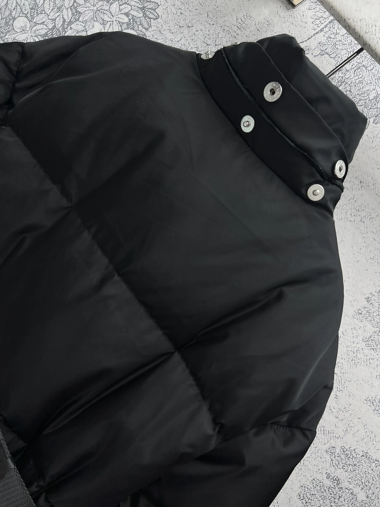 Prada Down Jackets Sophisticated 172574